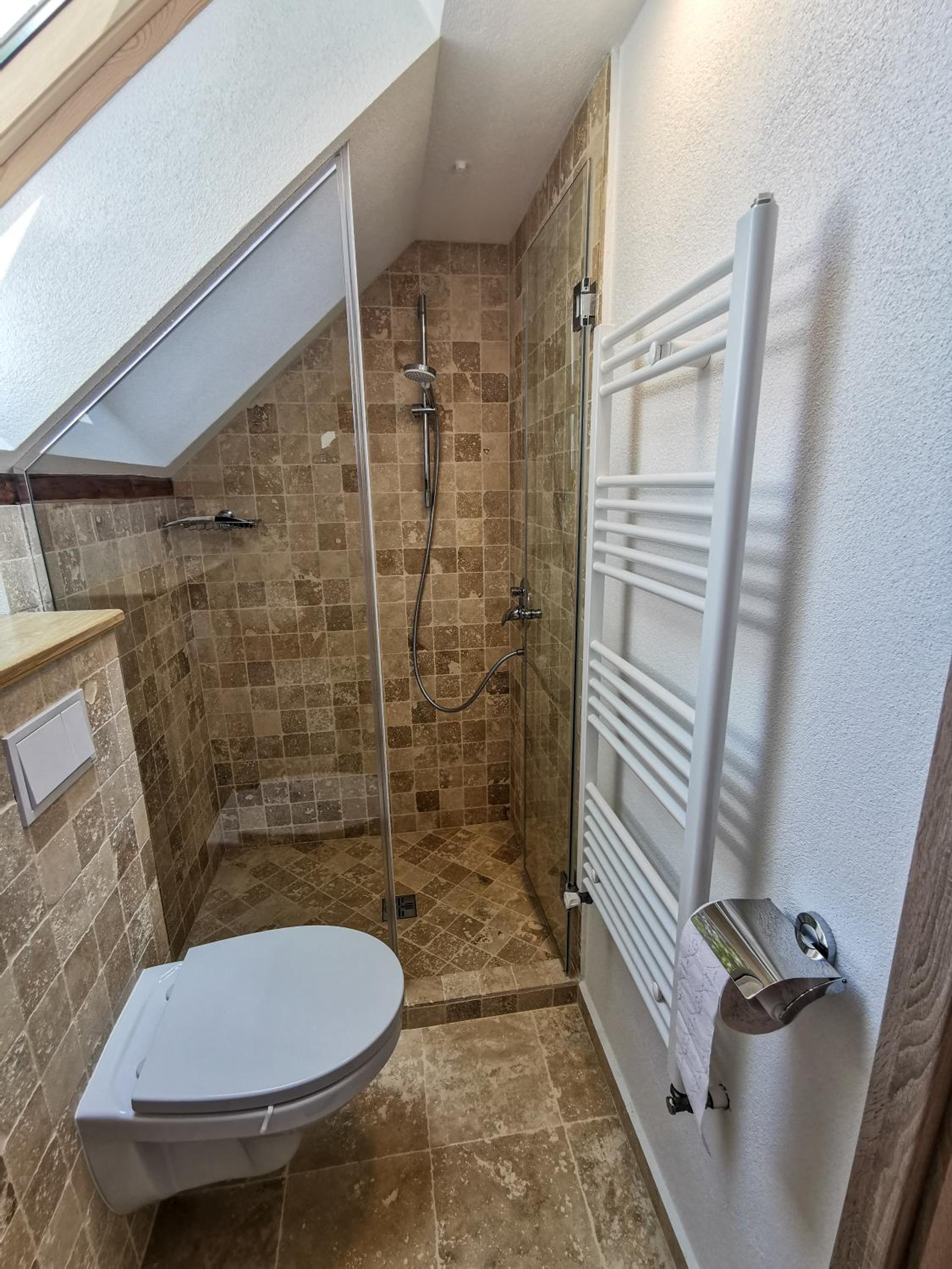 Double Room with Private Bathroom - Photo 4