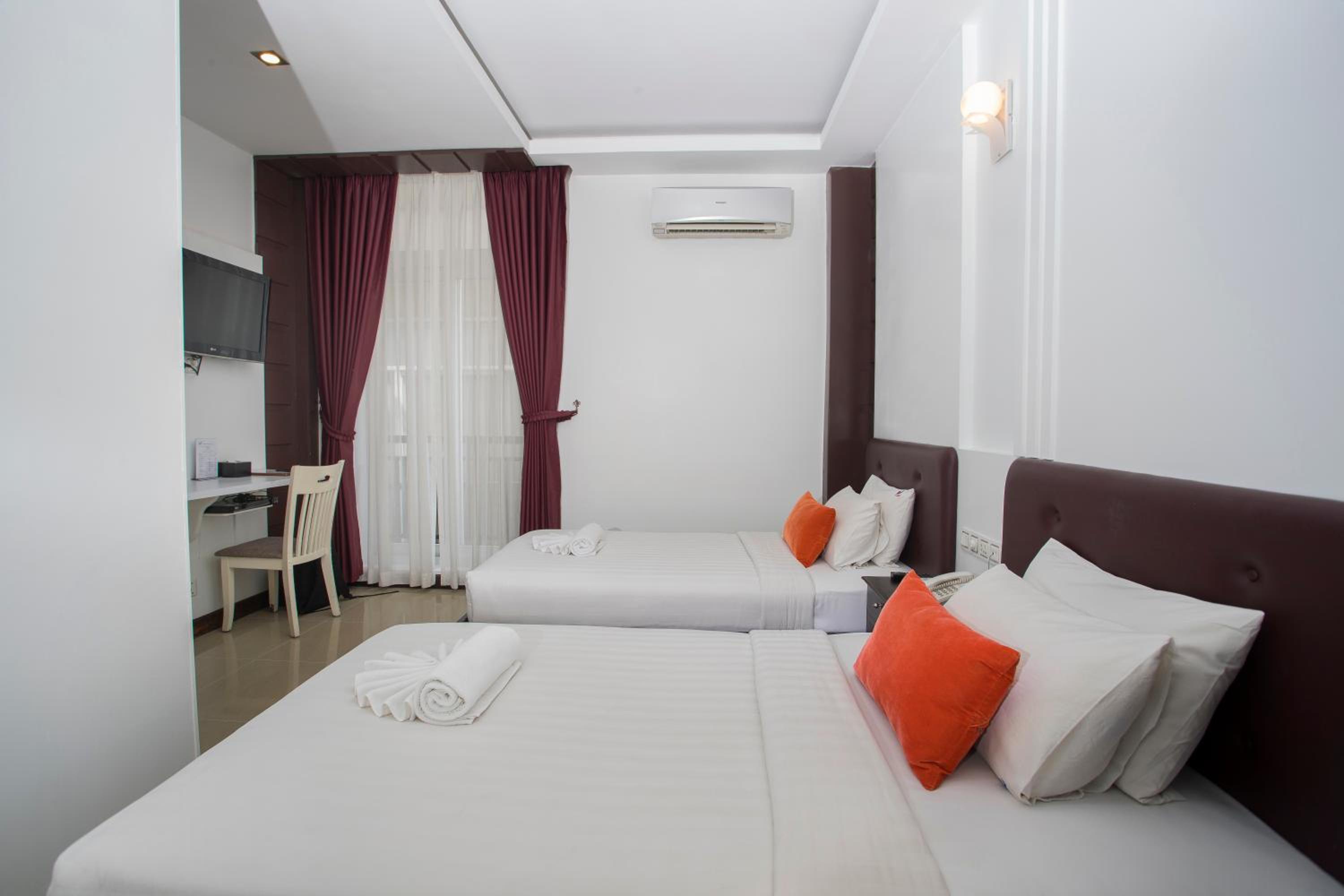 Deluxe Twin Room - Photo 2