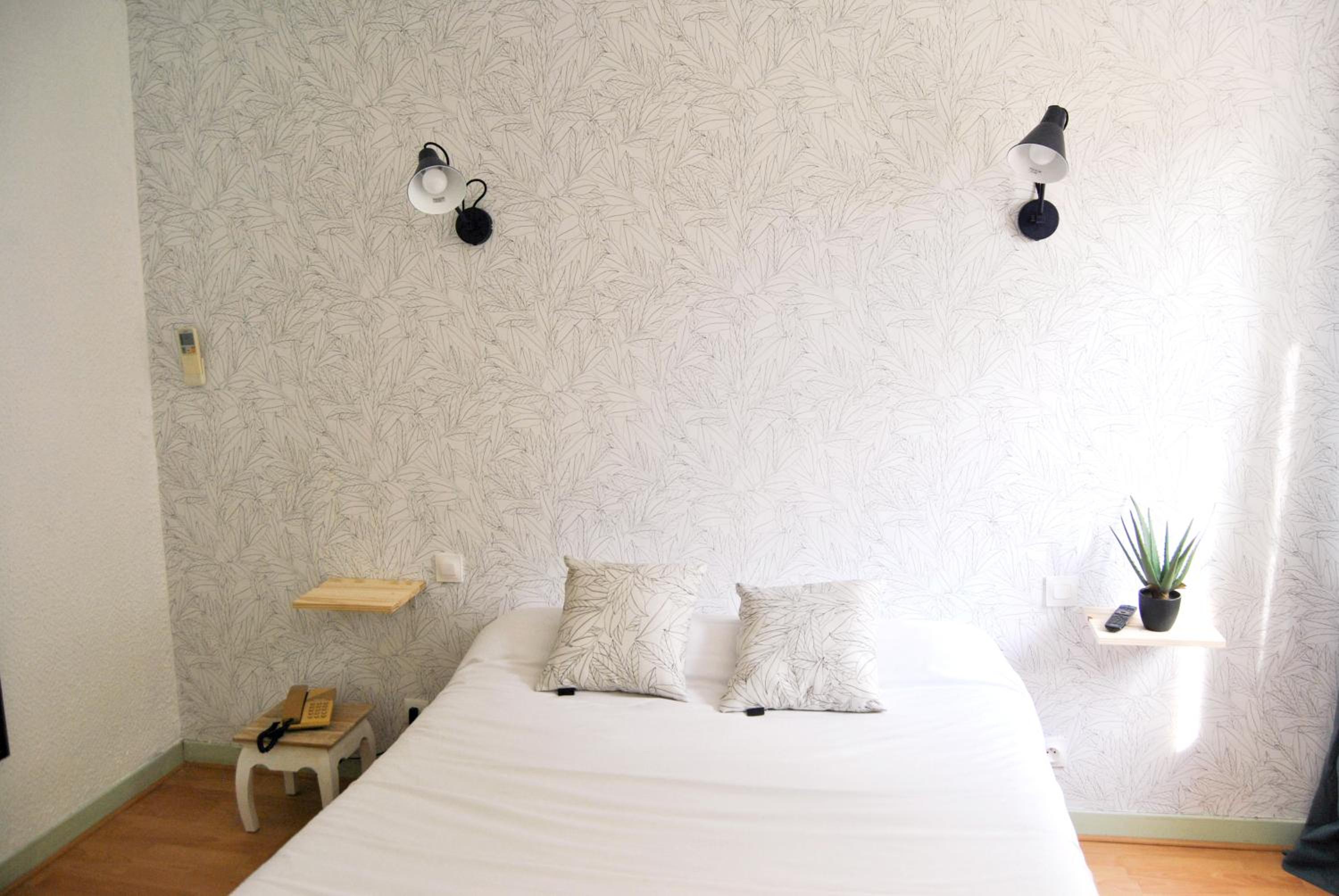 Double Room with Private Bathroom - Photo 3