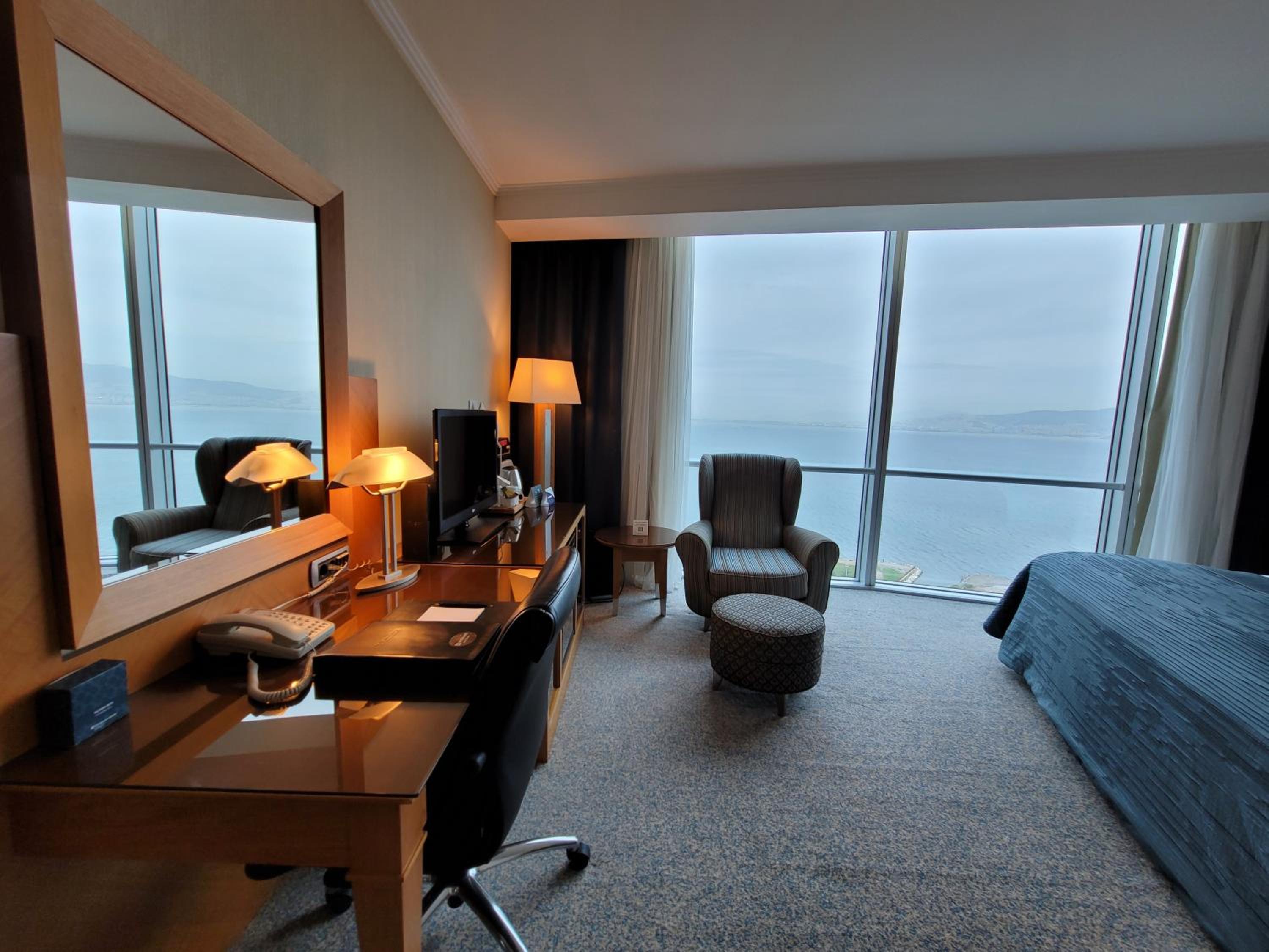 Club King Room with Sea View - Smoking