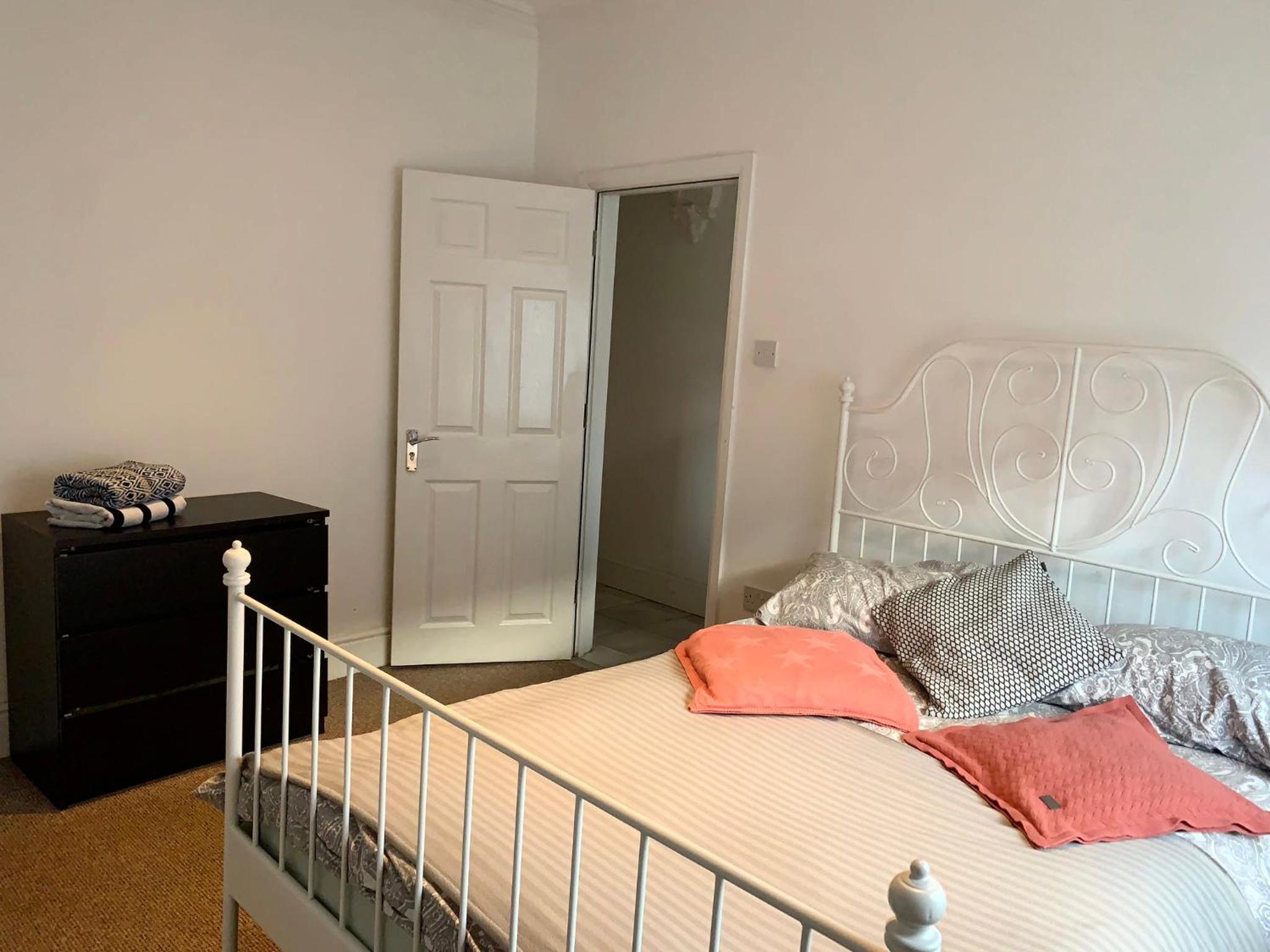 Three-Bedroom House photo 3