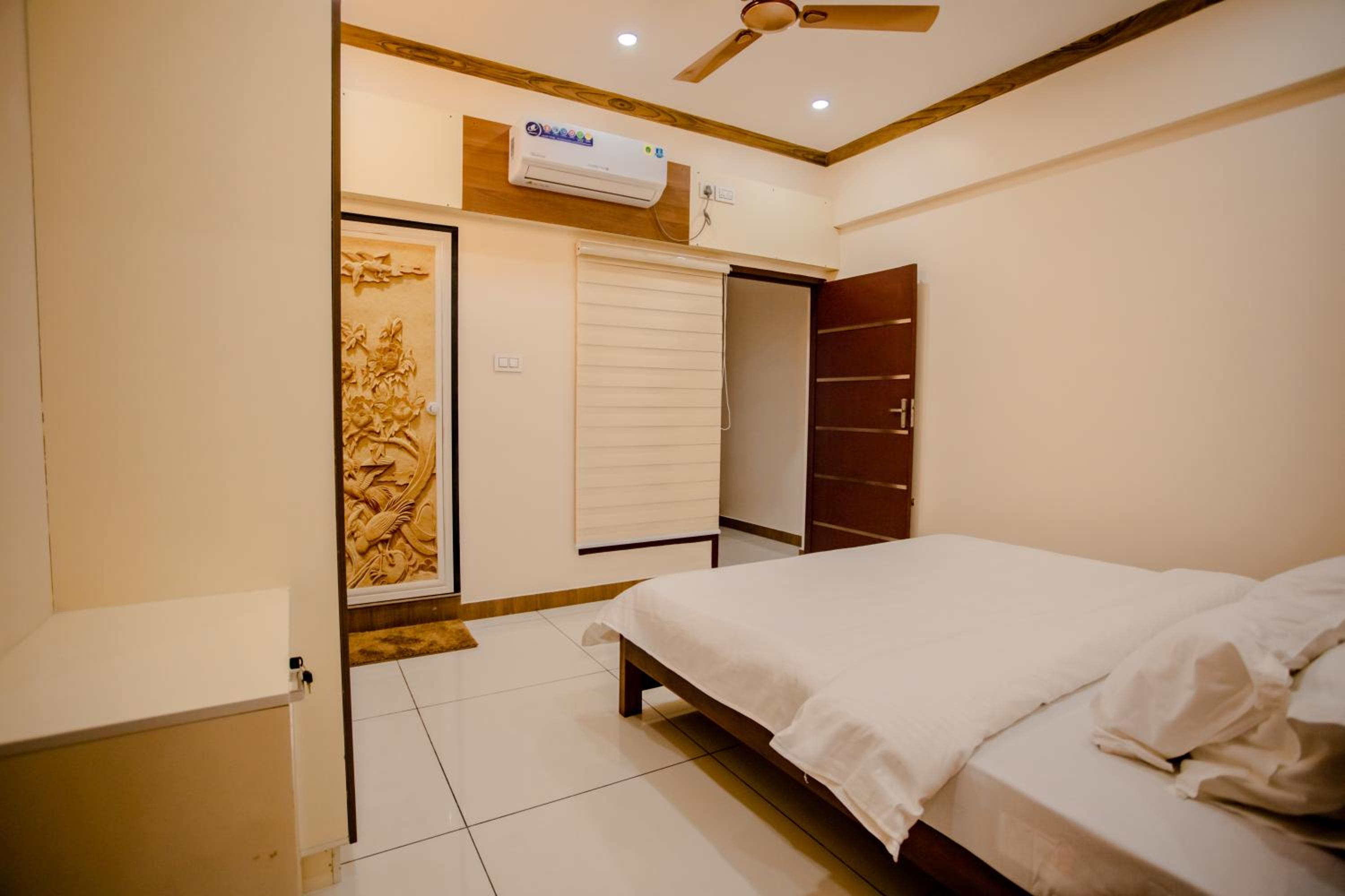 Two-Bedroom Apartment - Photo 11