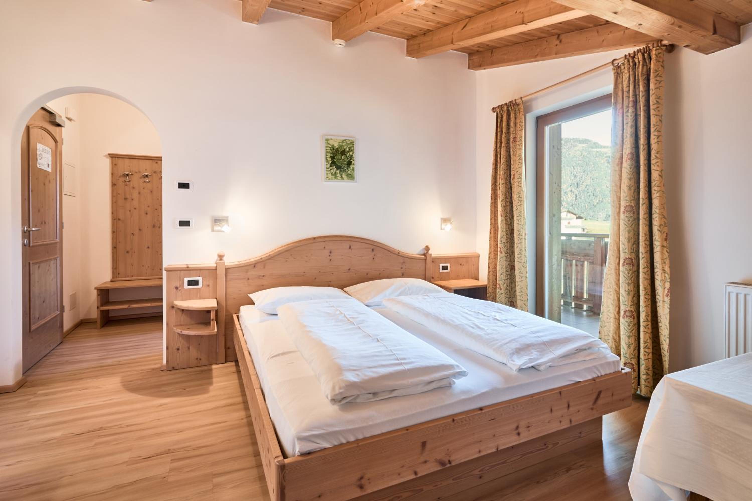 Two-Bedroom Apartment with Mountain View