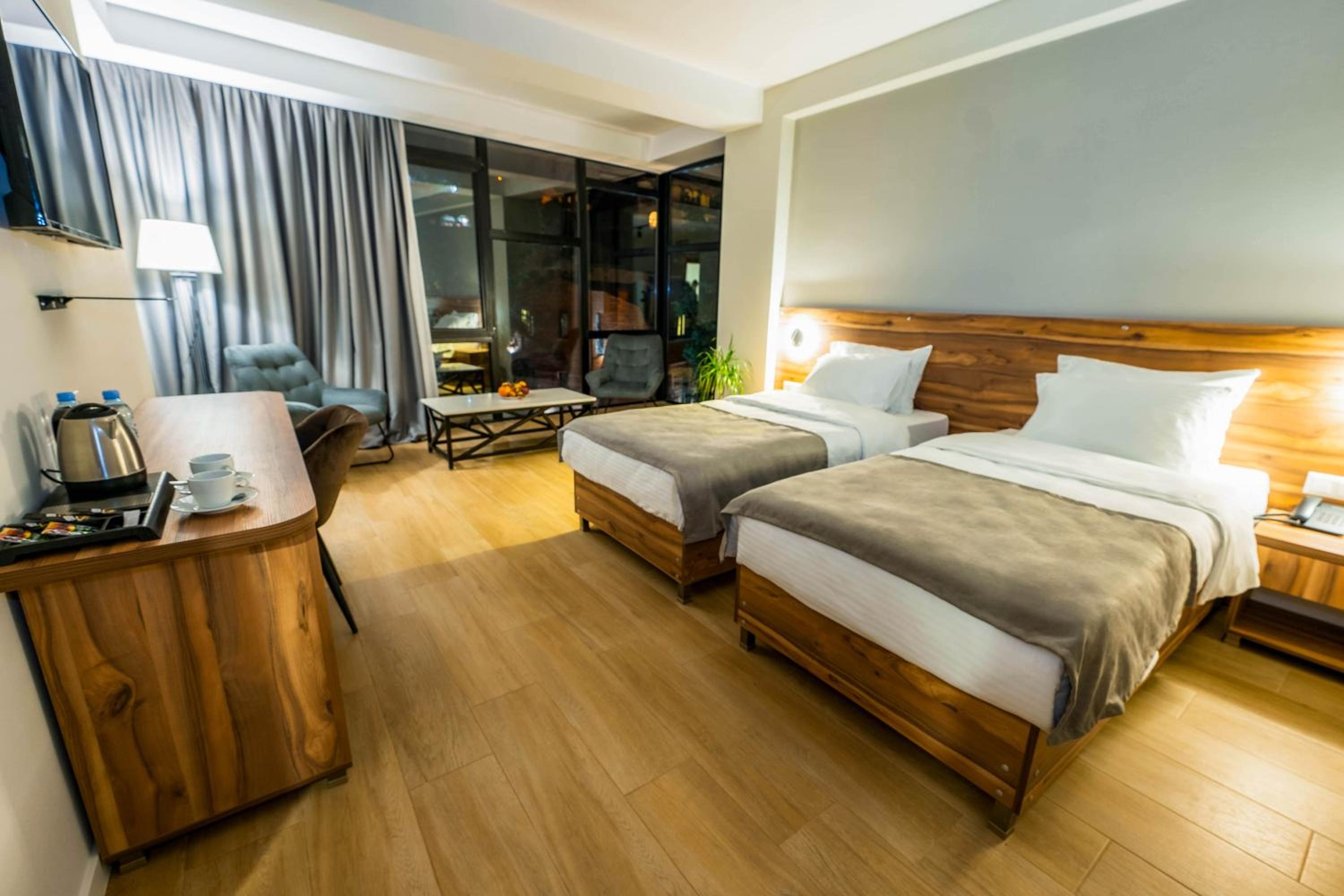 Deluxe Double or Twin Room - Photo 14