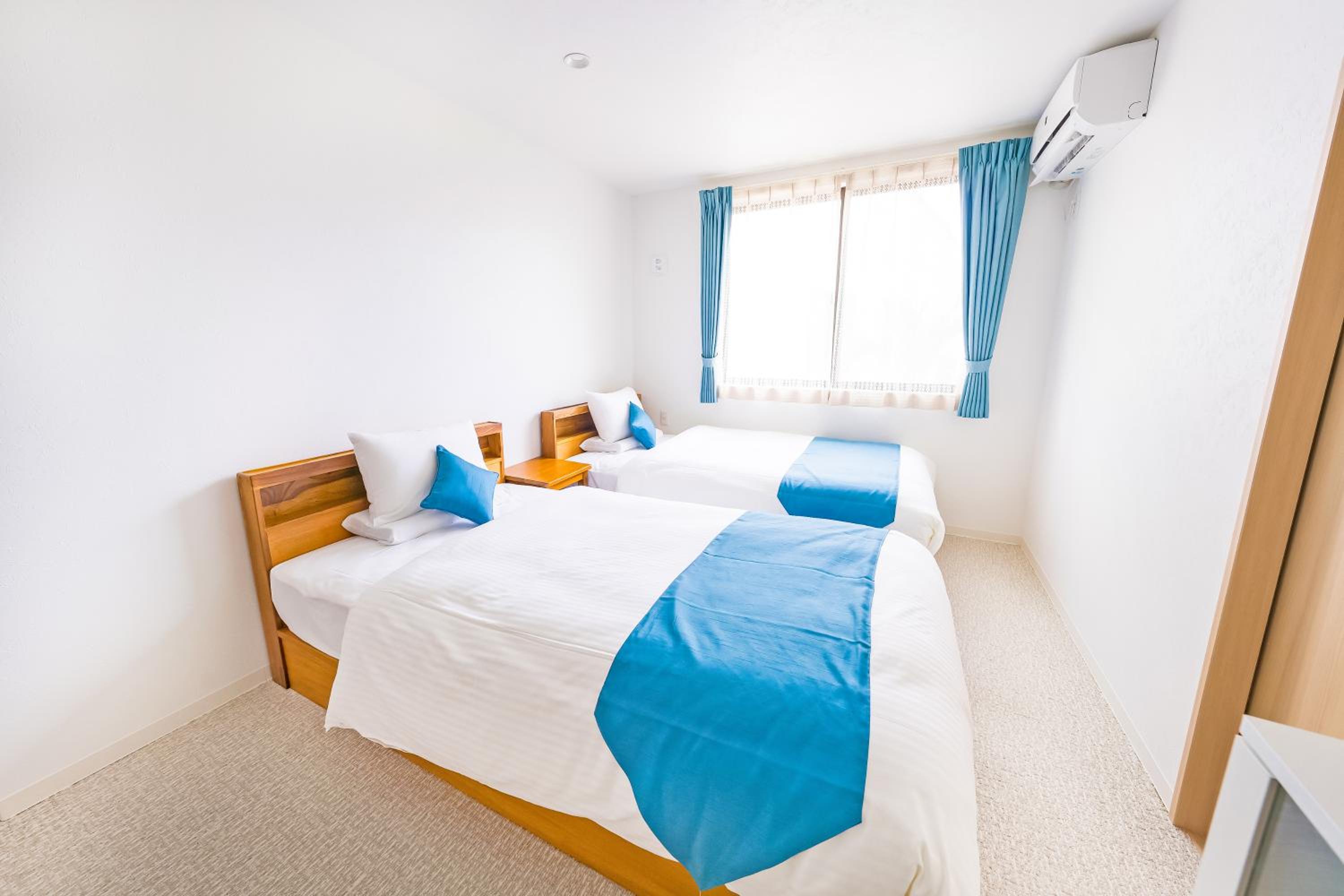 Standard Twin Room - Photo 1