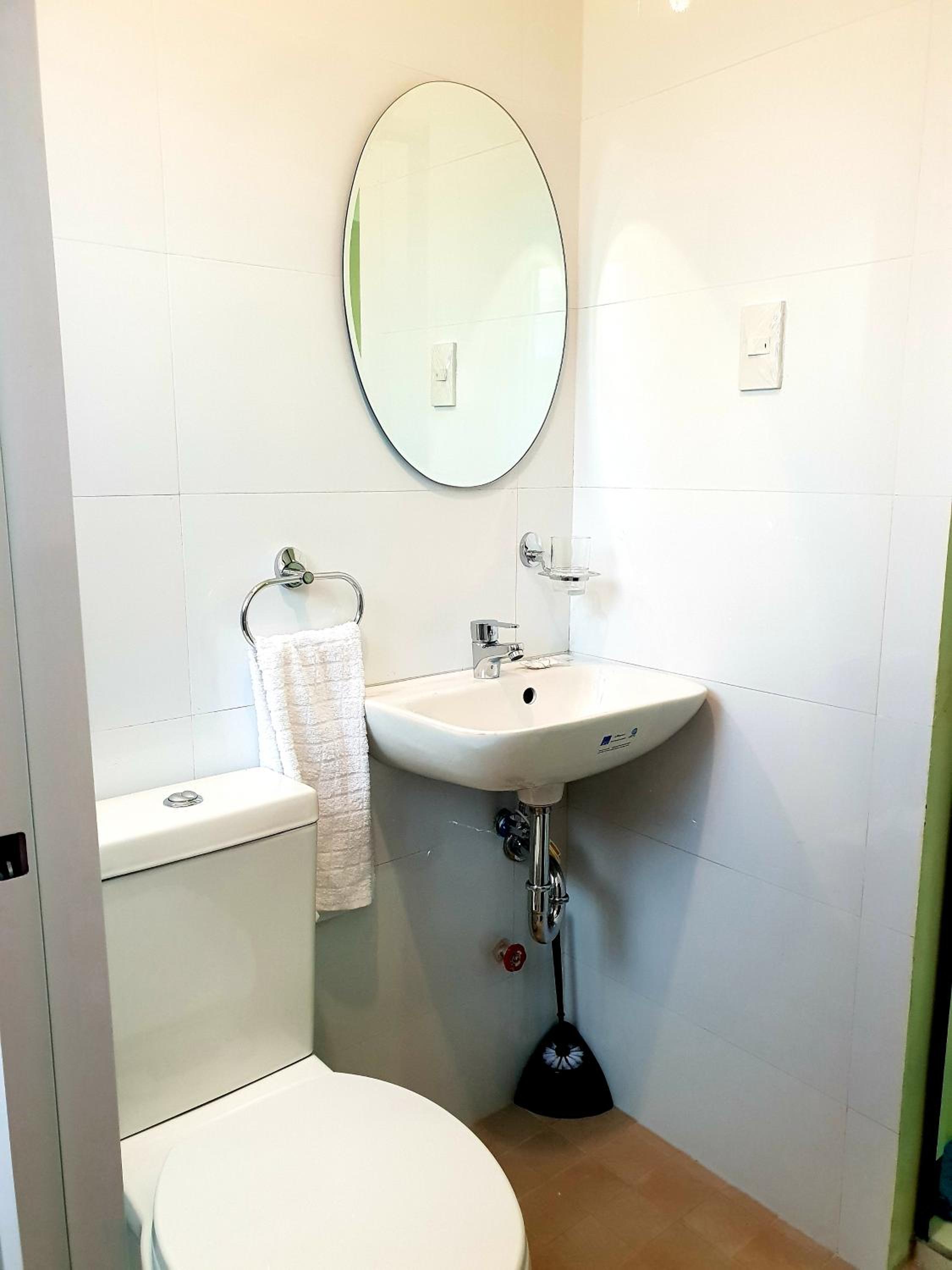 Studio Apartment - Photo 12