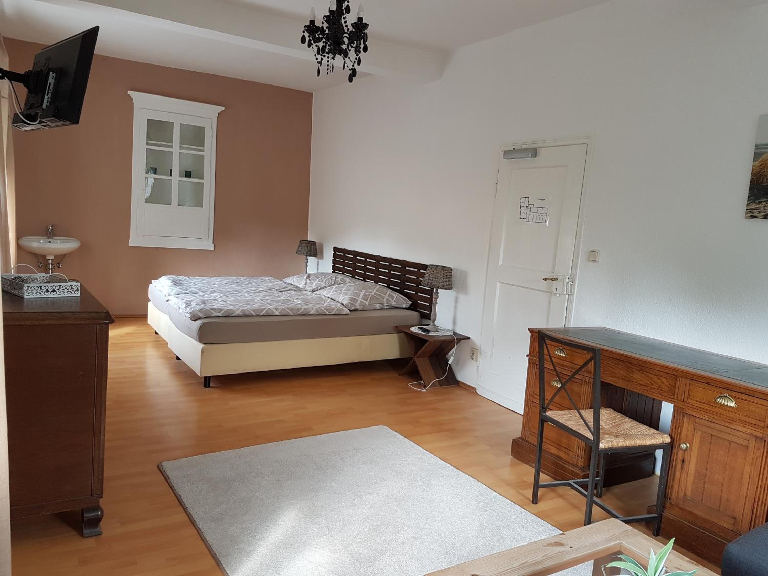 Large Double Room photo 2