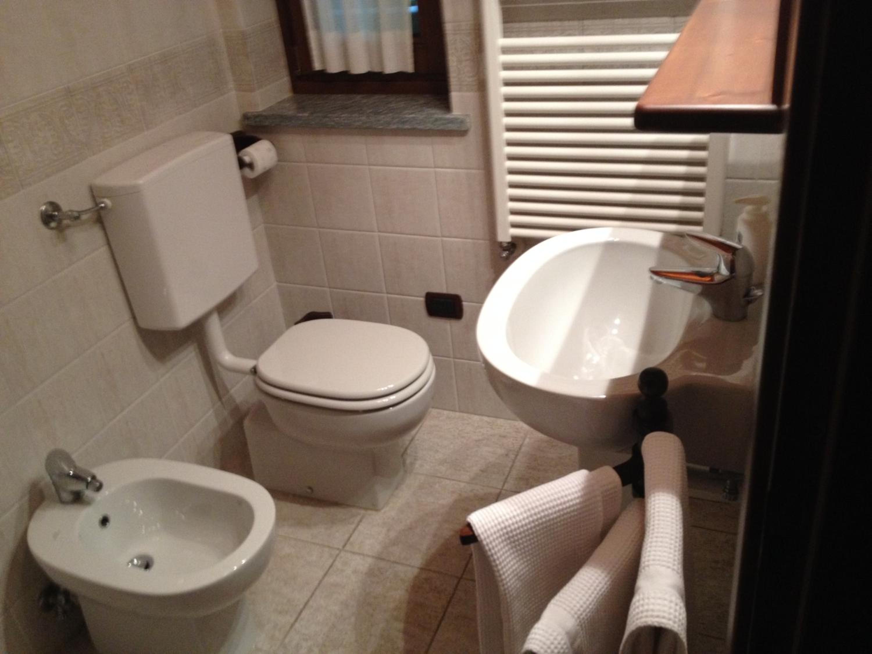 Deluxe Double or Twin Room - Photo 2