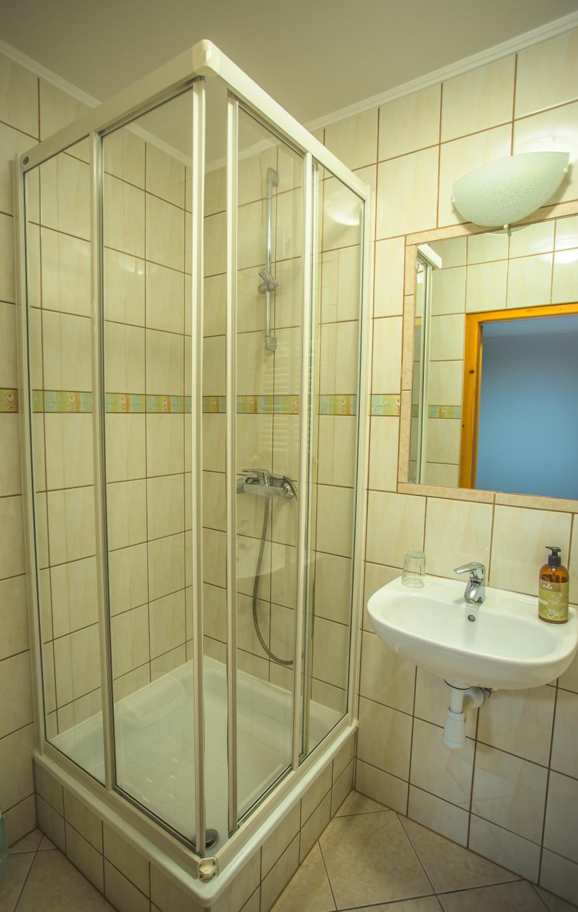 Double Room with Mountain View - Photo 25