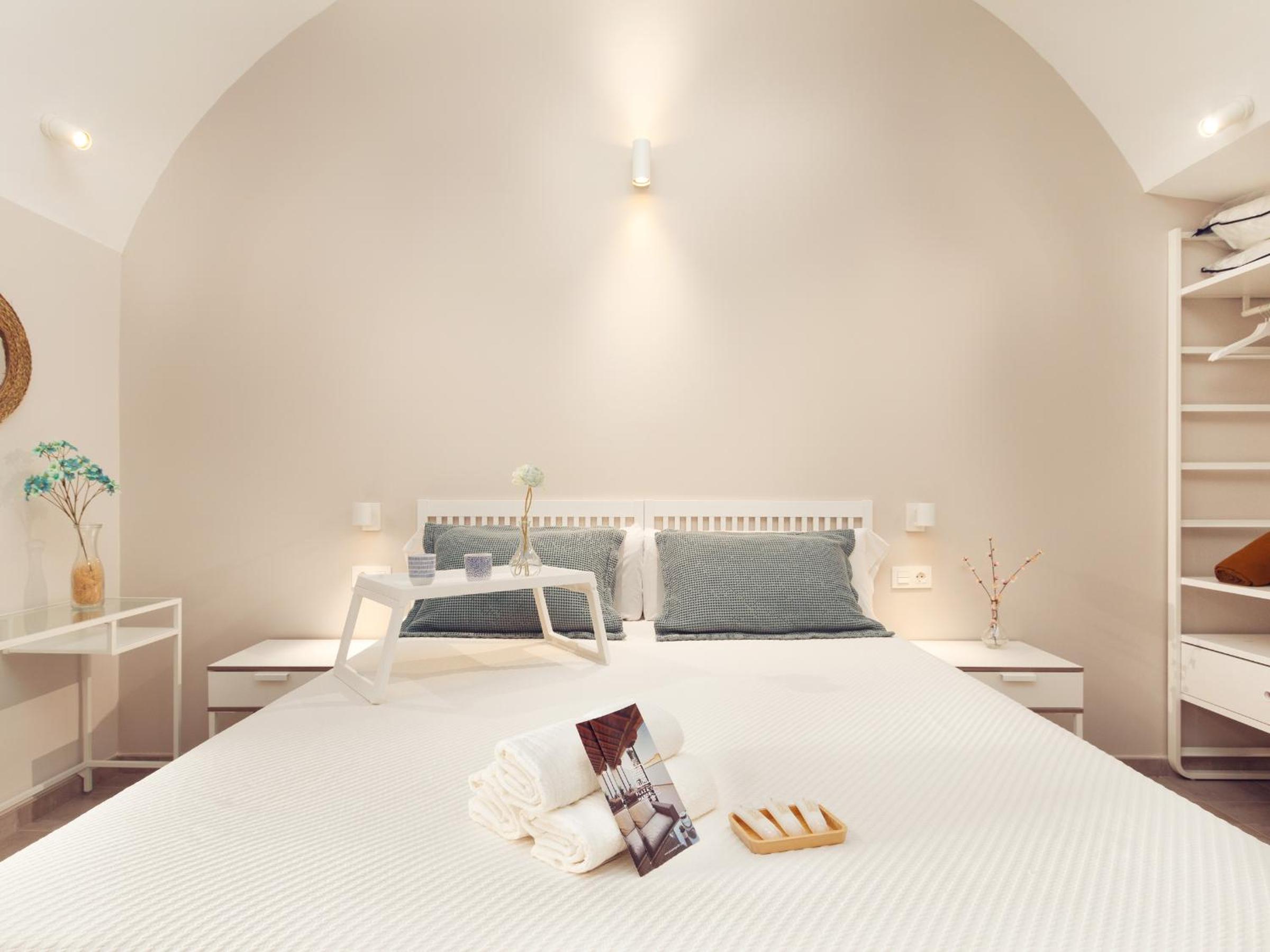 Apartment with Terrace - Photo 3