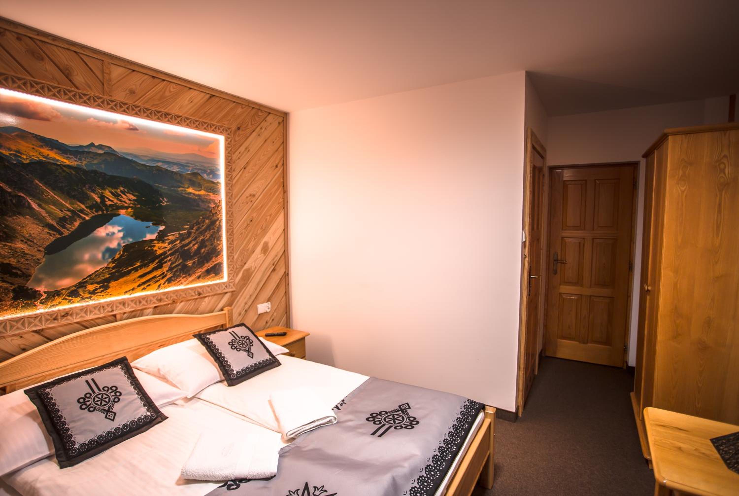 Double Room with Mountain View - Photo 28