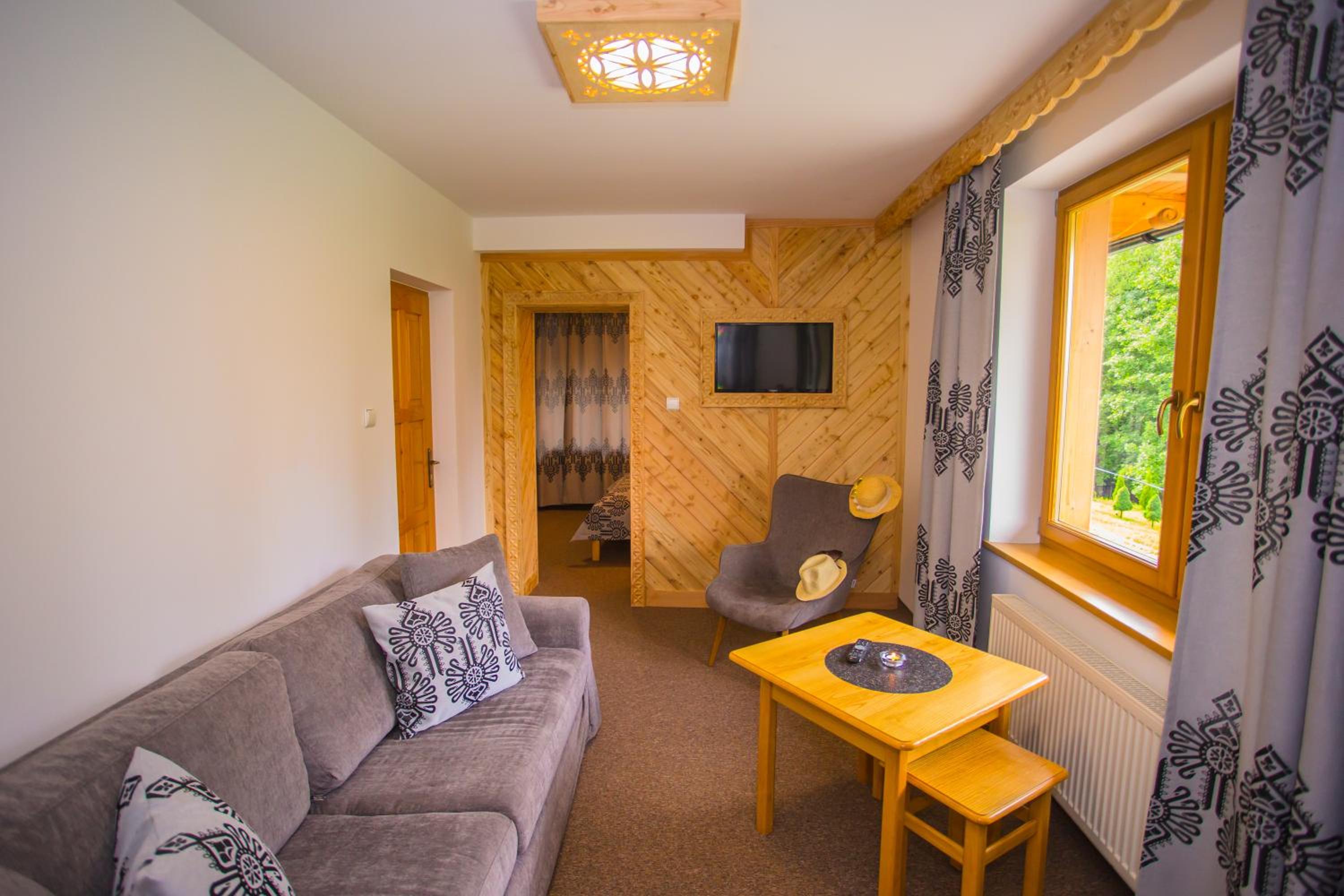 Suite  - Photo 53