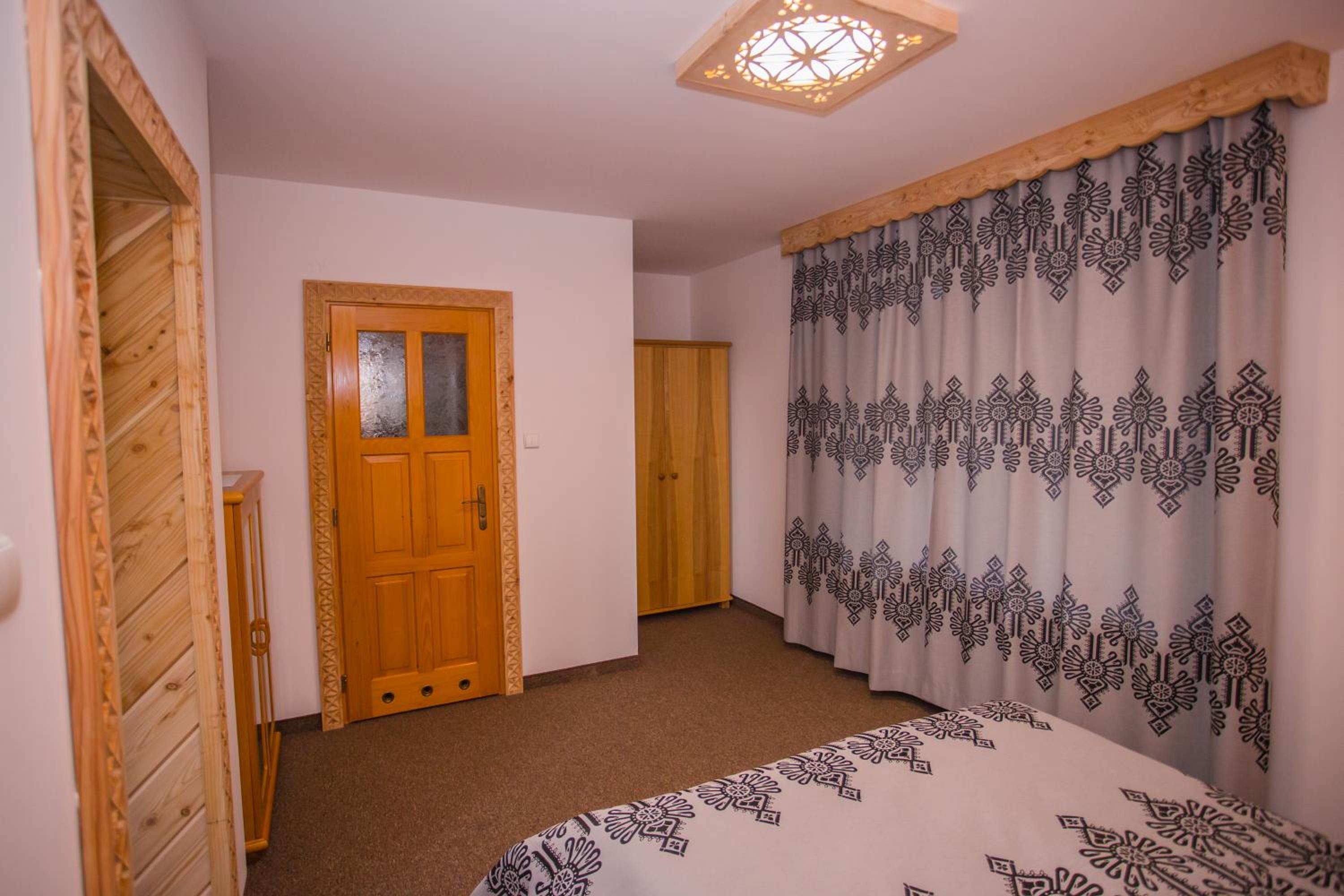Suite  - Photo 31