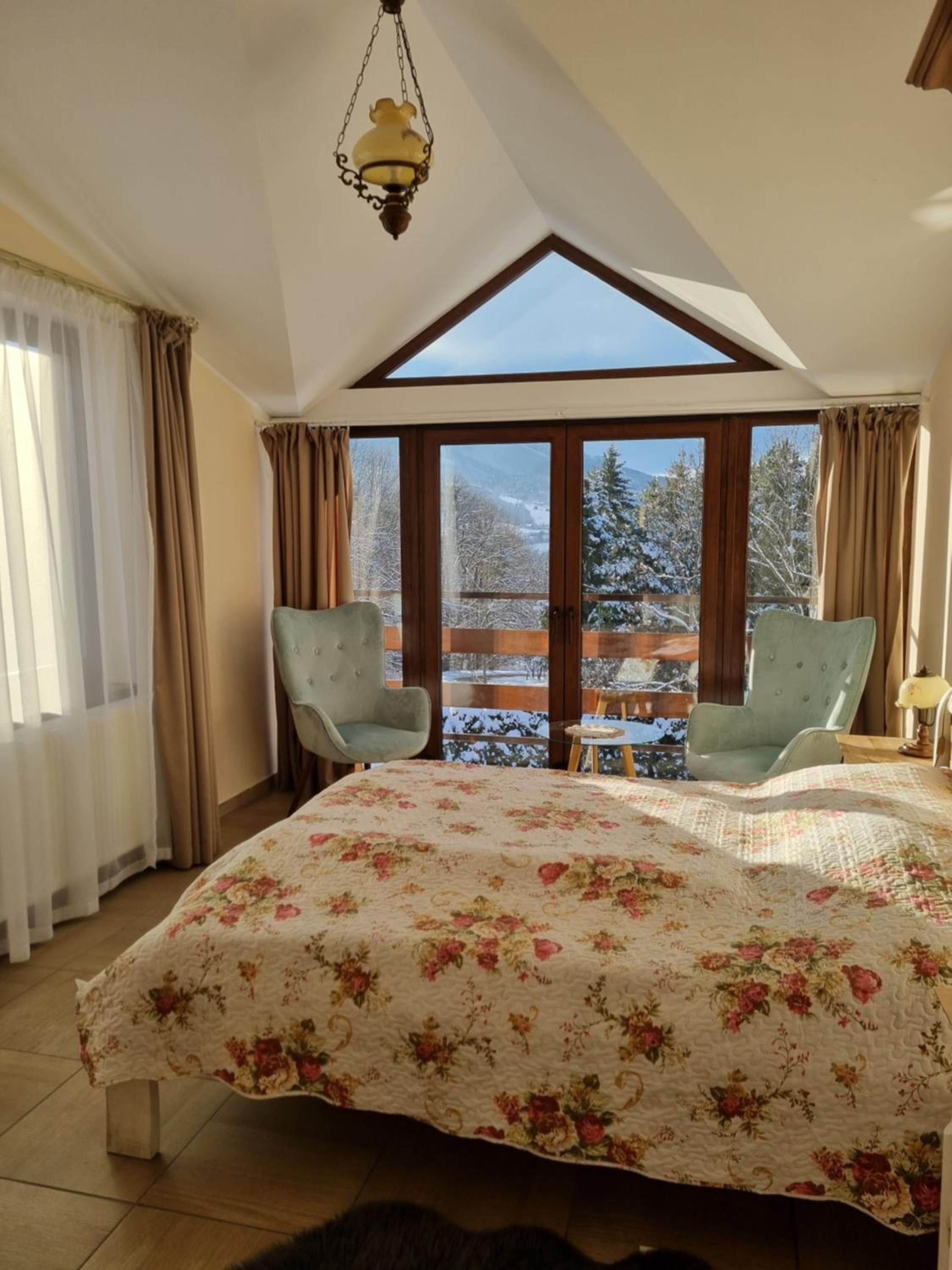 Apartment with Mountain View photo 3
