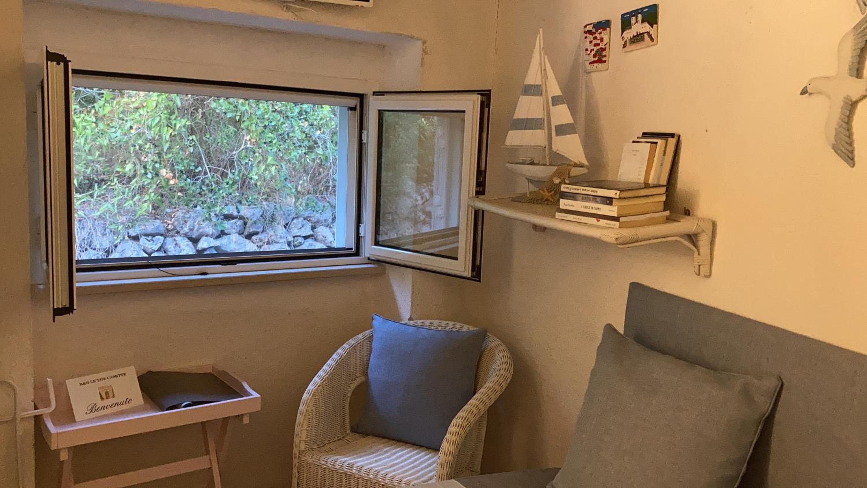 Small Single Room photo 3