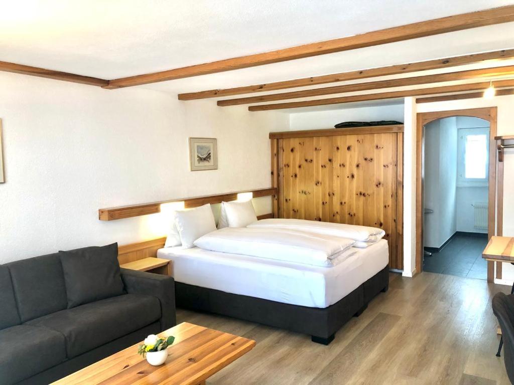 Studio Apartment with Balcony photo 1
