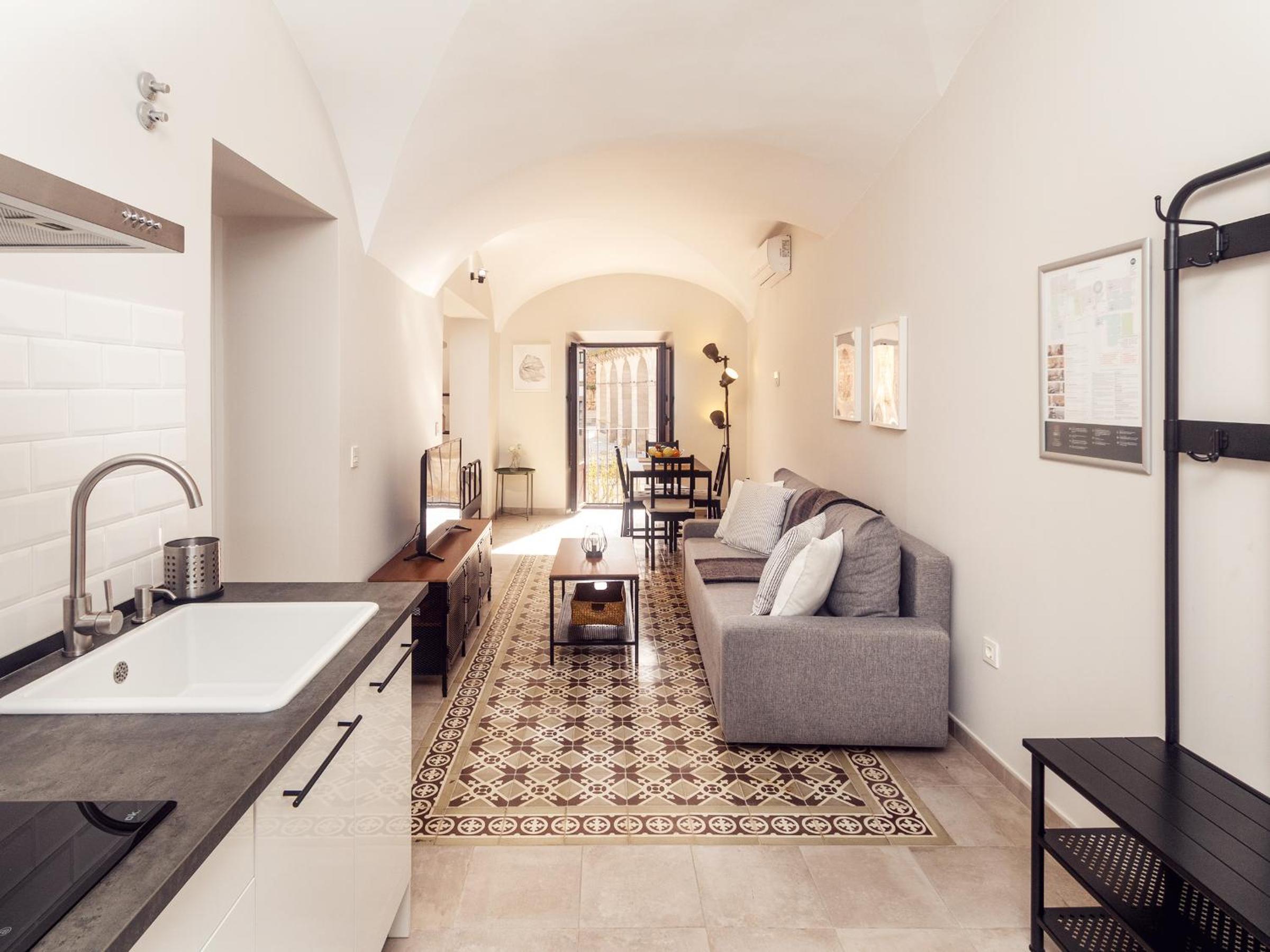 Studio Apartment photo 2