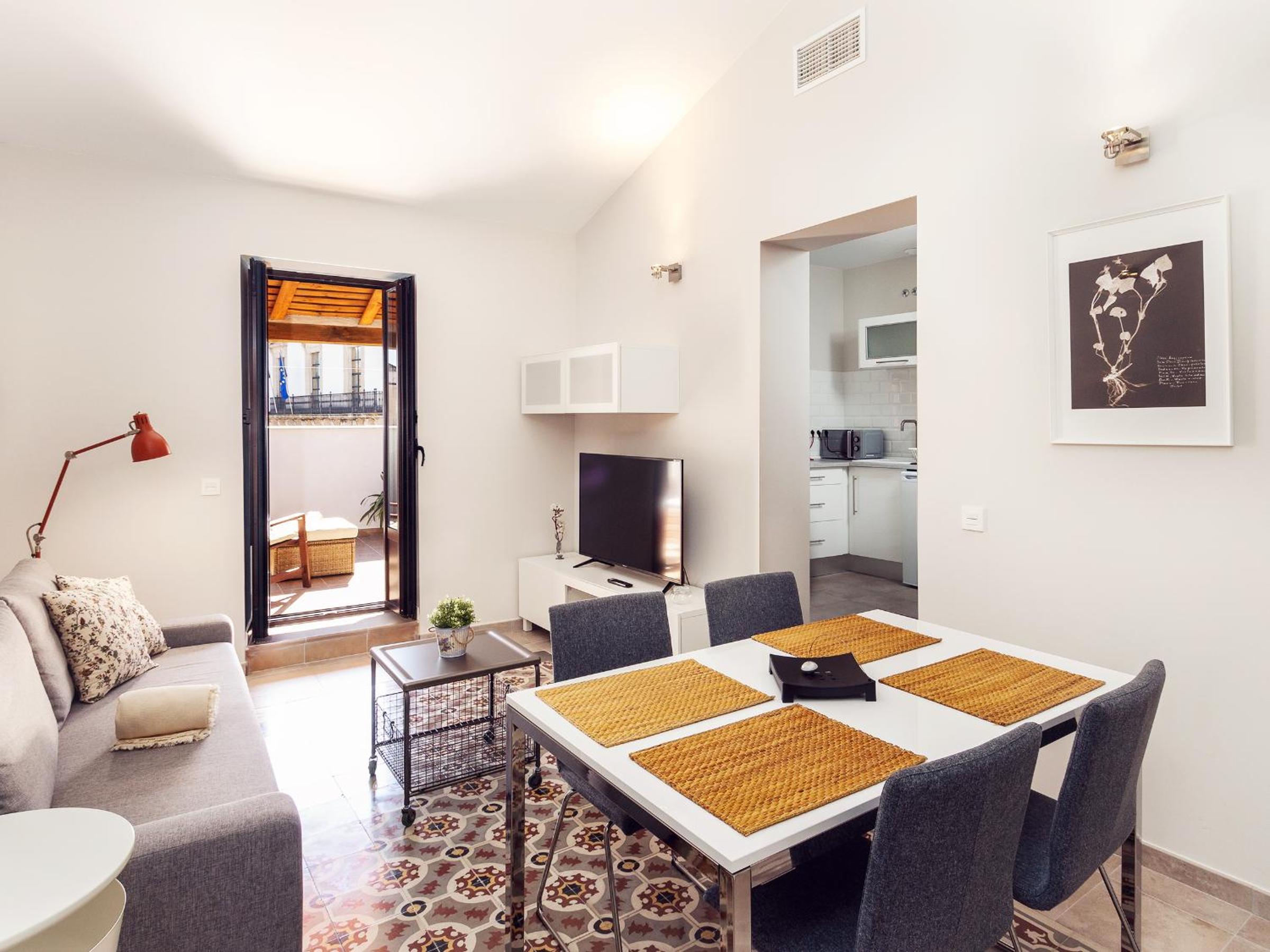 Penthouse Apartment - Photo 5
