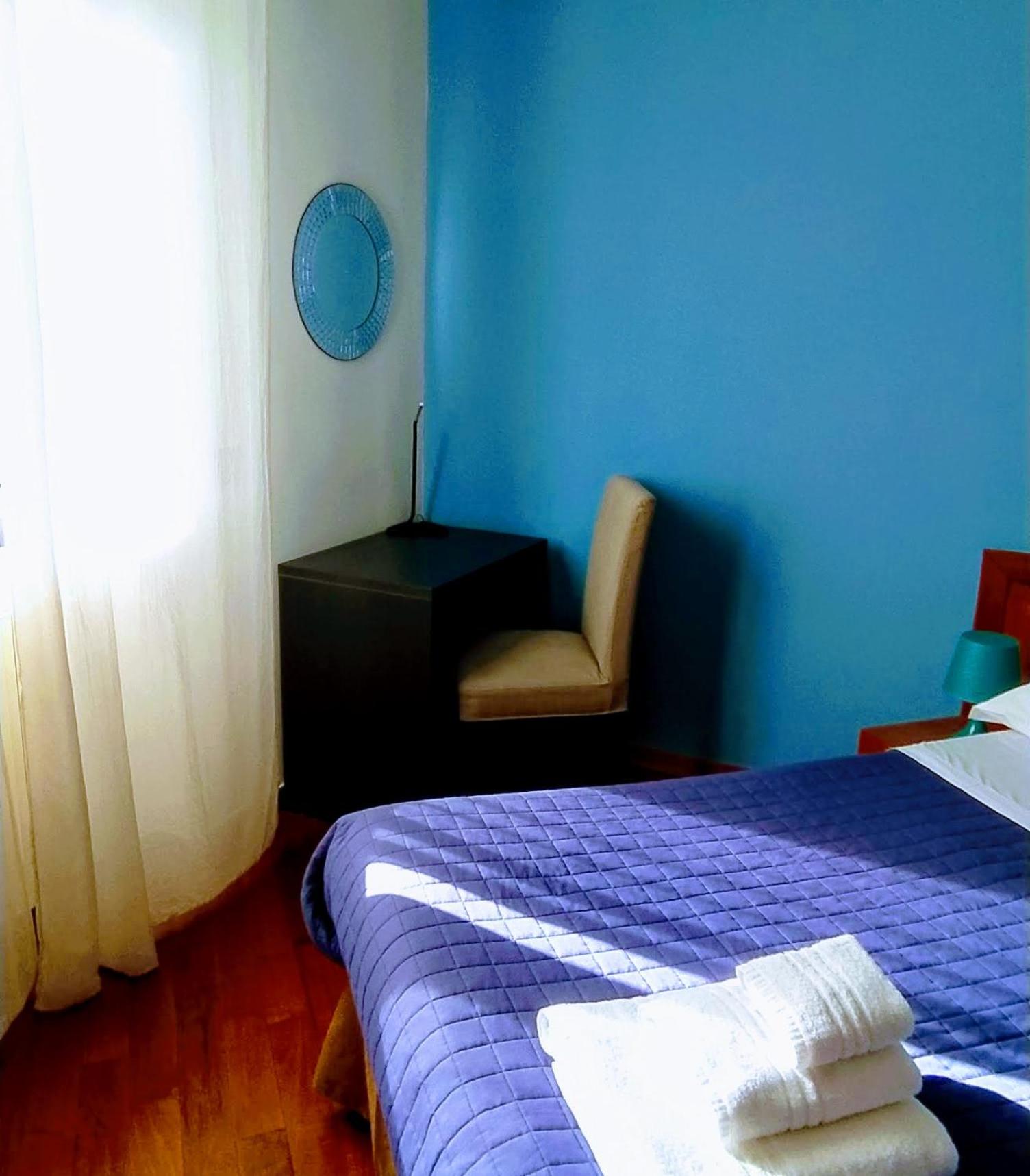 Deluxe King Room photo 2