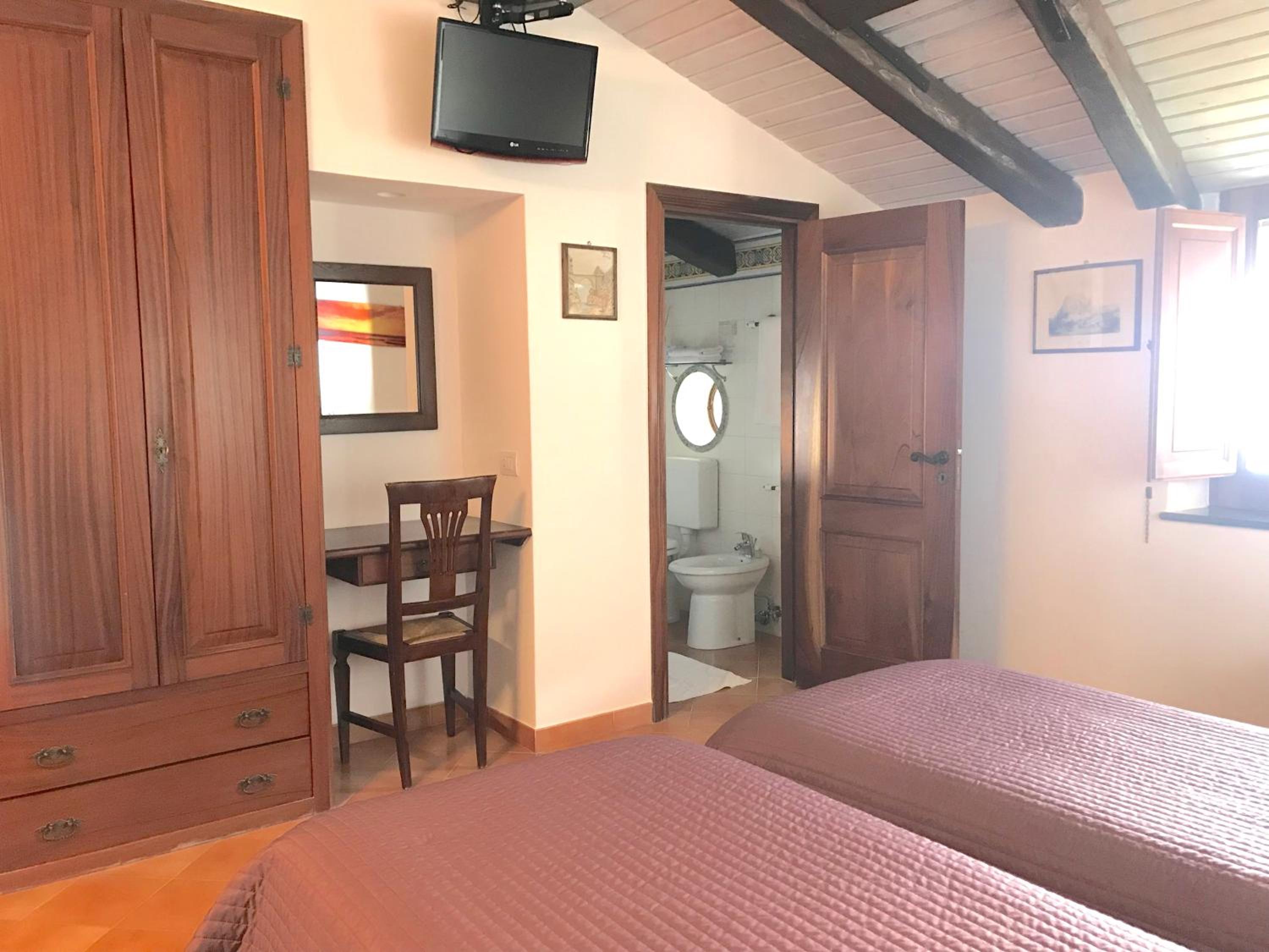 Comfort Triple Room - Photo 20