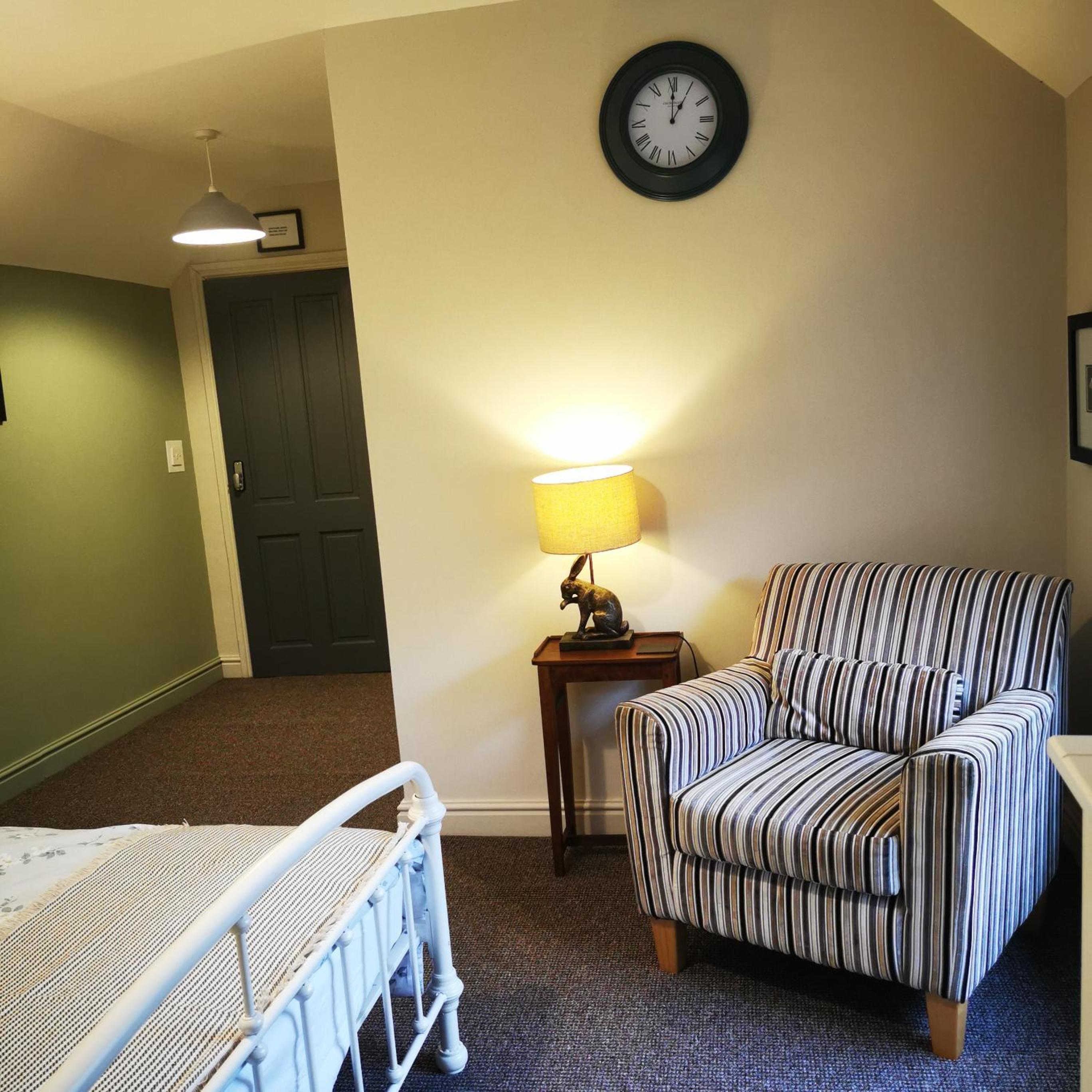 King Room with Garden View - Photo 8