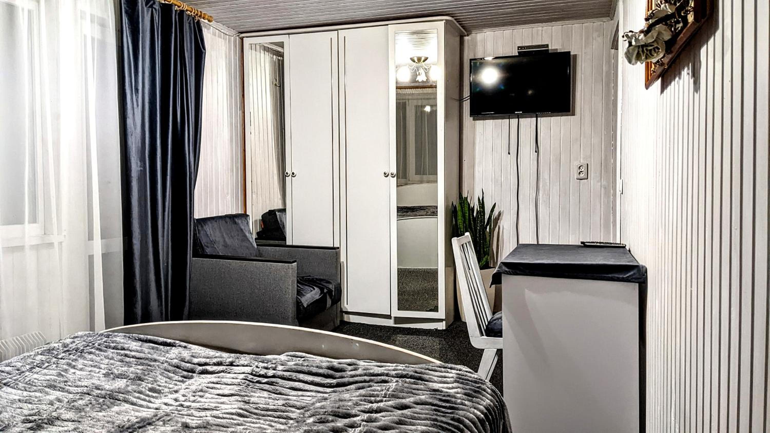 Deluxe Double Room with Balcony photo 2