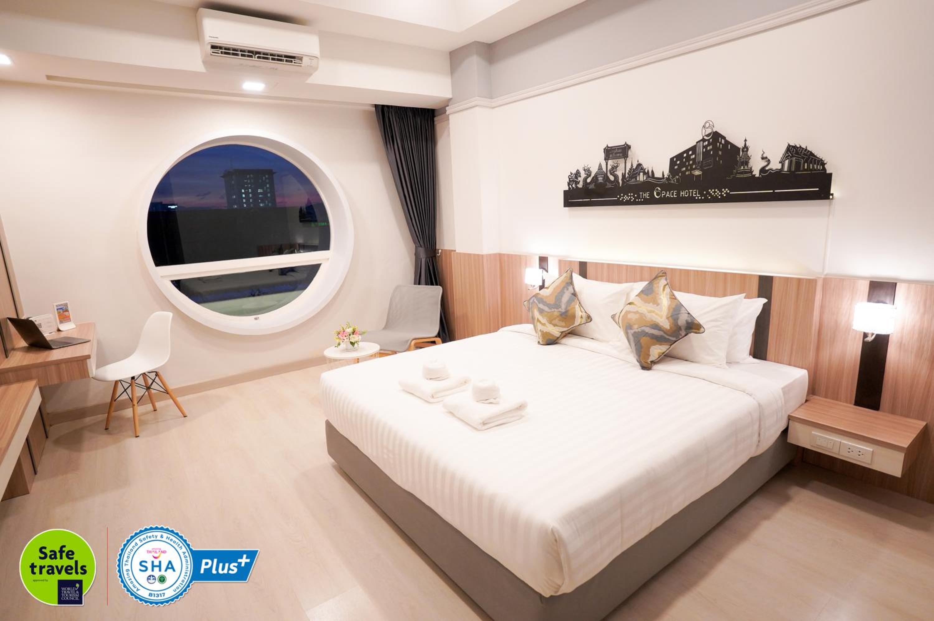 Premier King Room