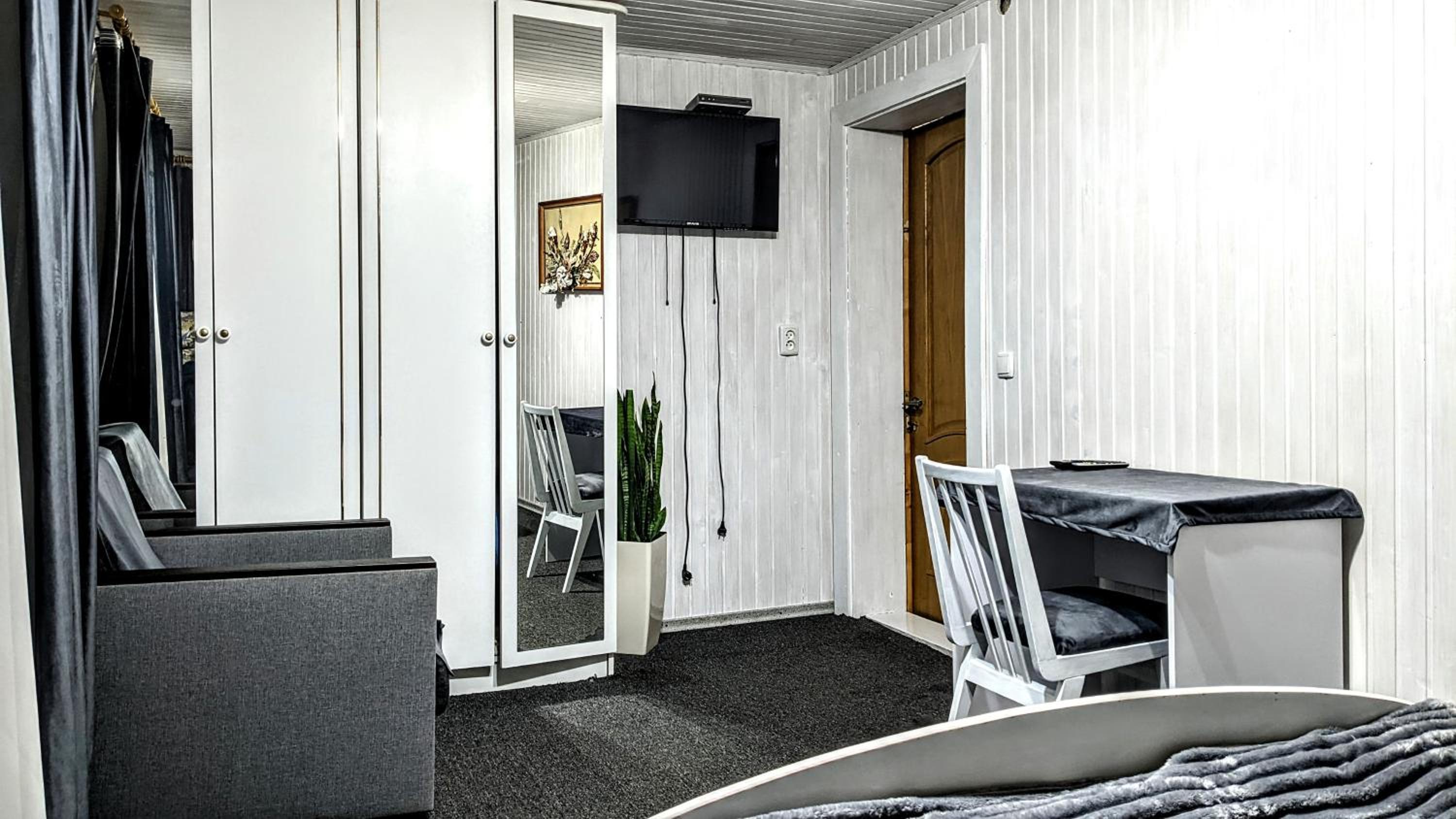 Deluxe Double Room with Balcony photo 1