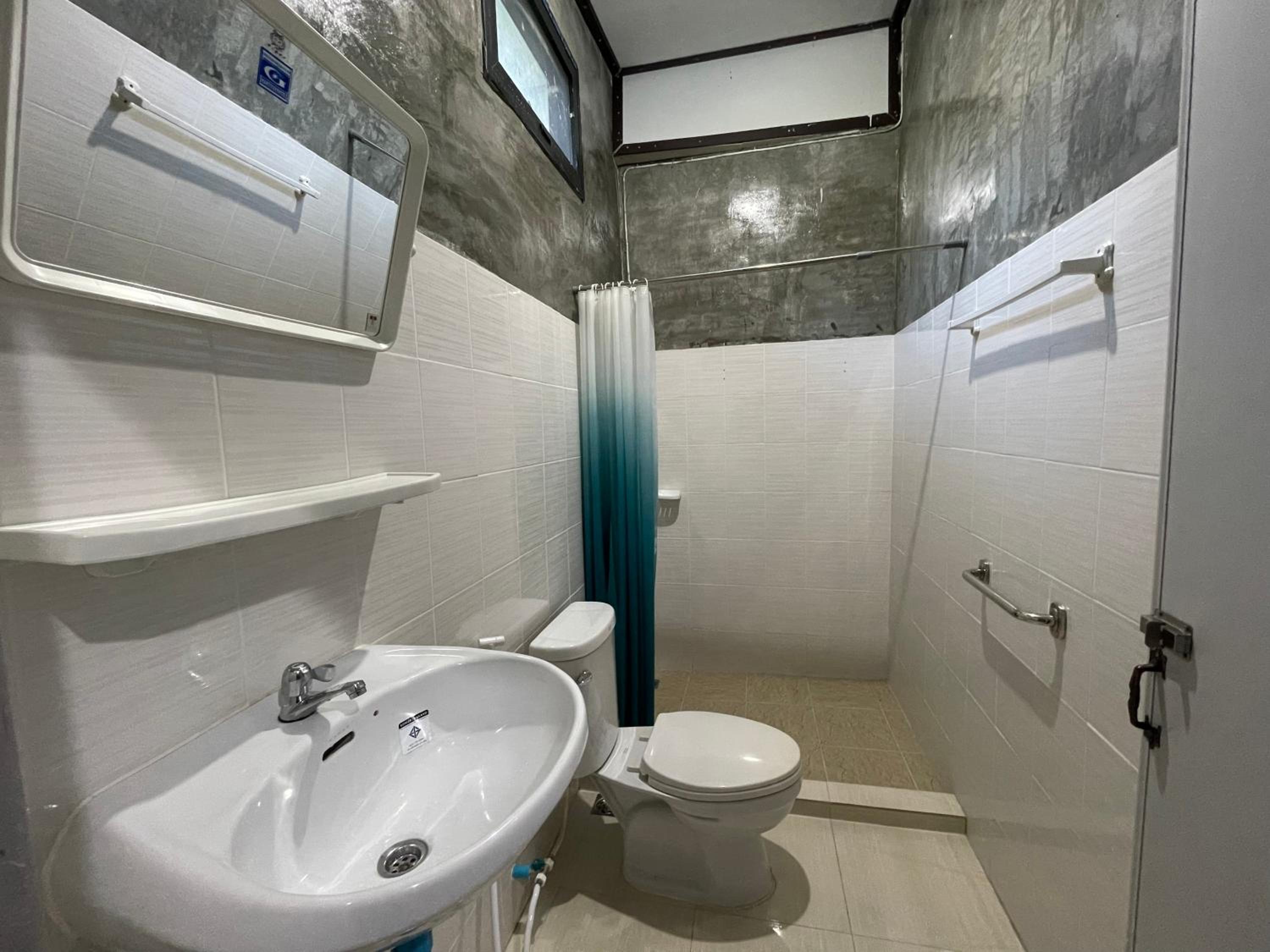Standard Twin Room - Photo 5