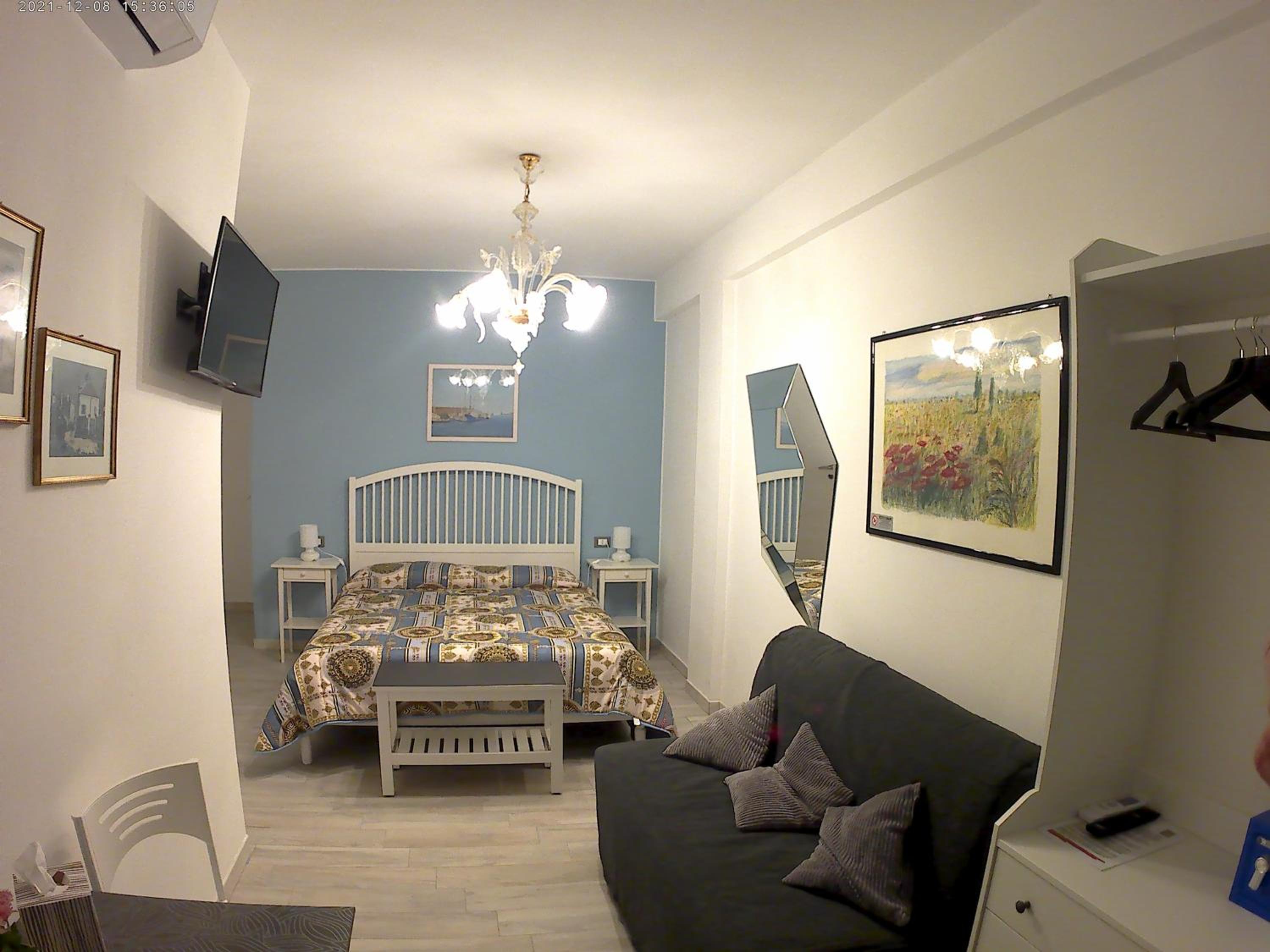 Double Room with Balcony (3 Adults) - Photo 1