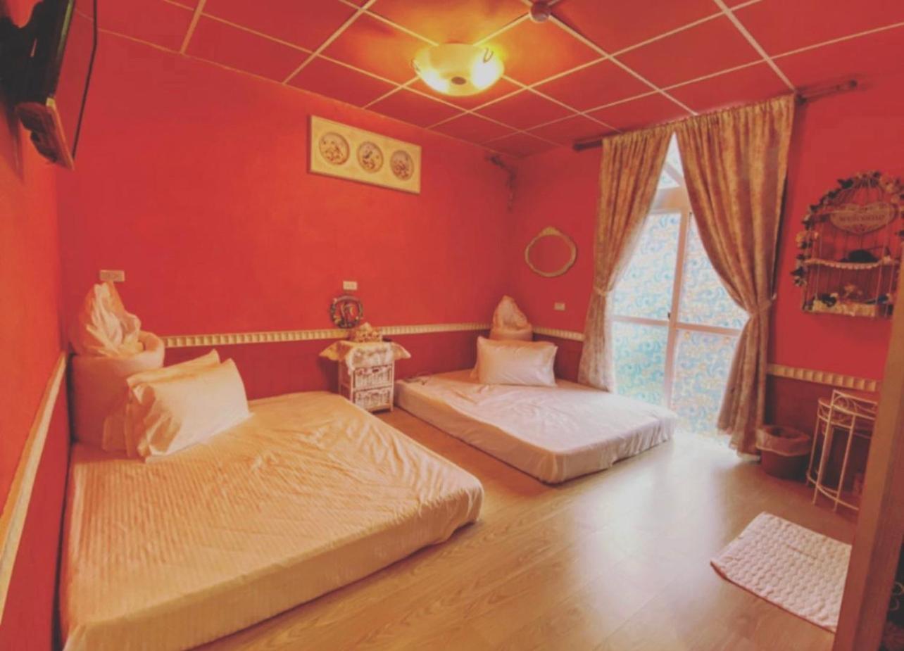 Quadruple Room with Private Bathroom photo 2