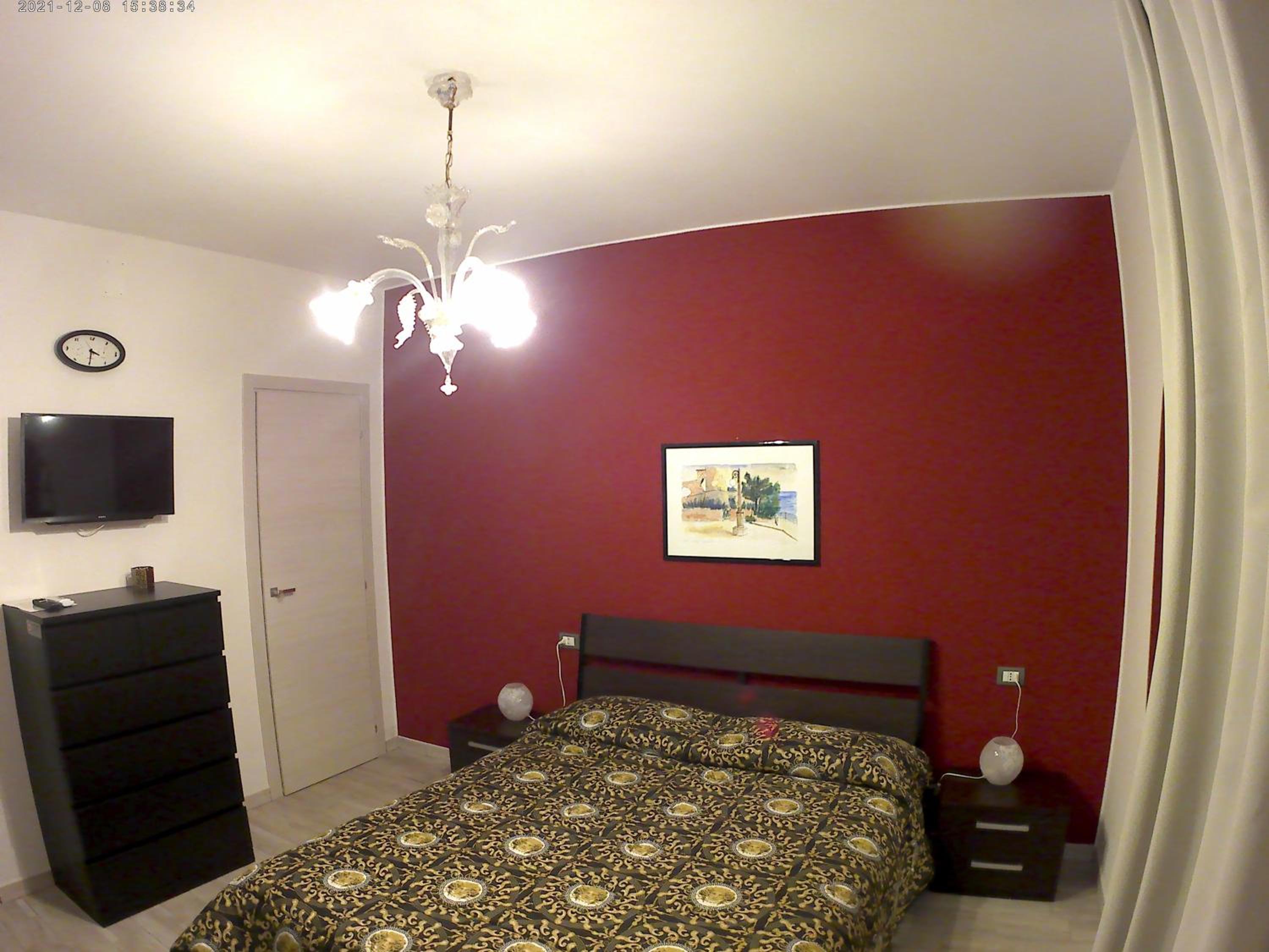 Deluxe Room (2 Adults + 1 Child) - Photo 1