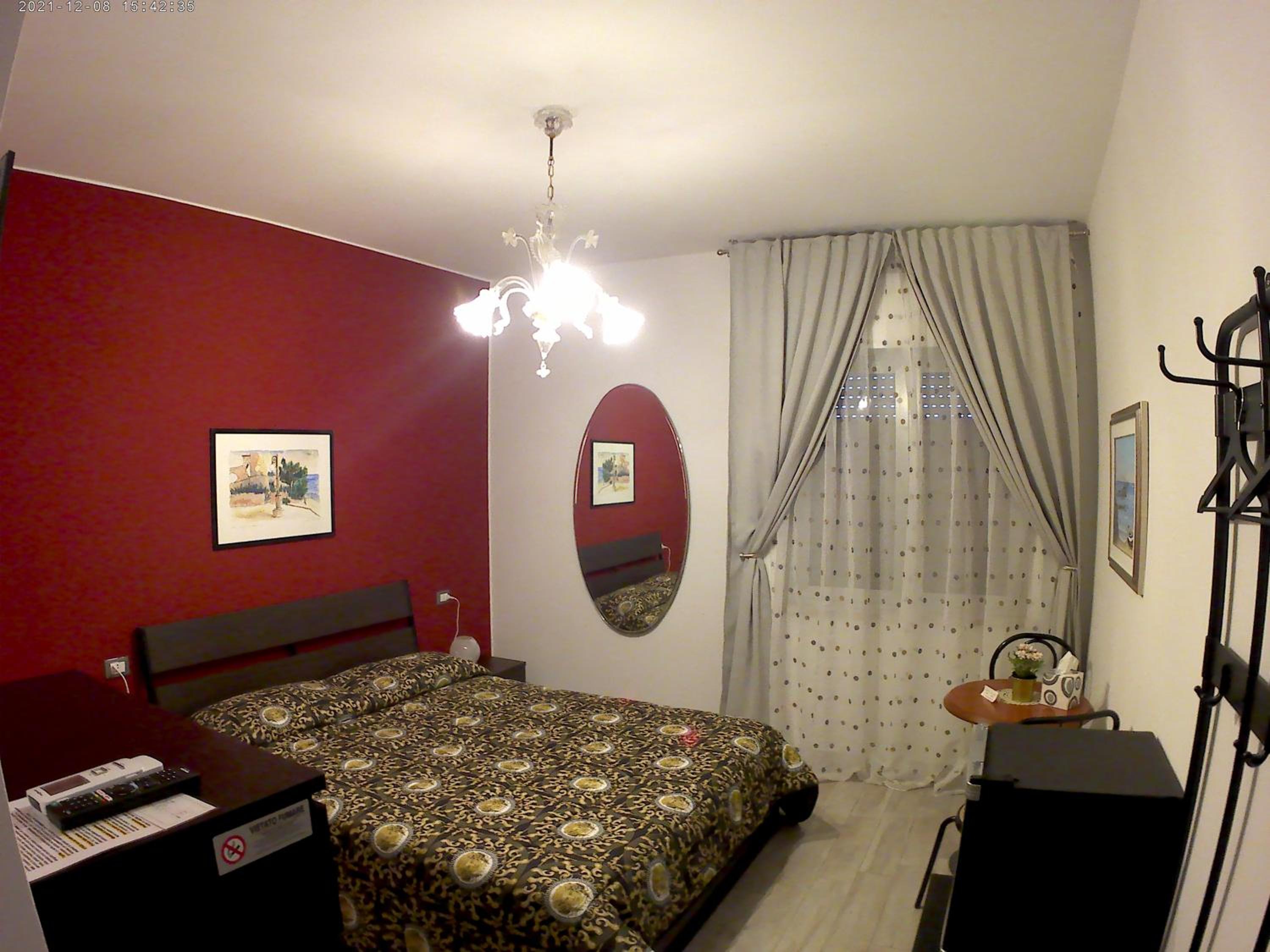 Deluxe Room (2 Adults + 1 Child) - Photo 7