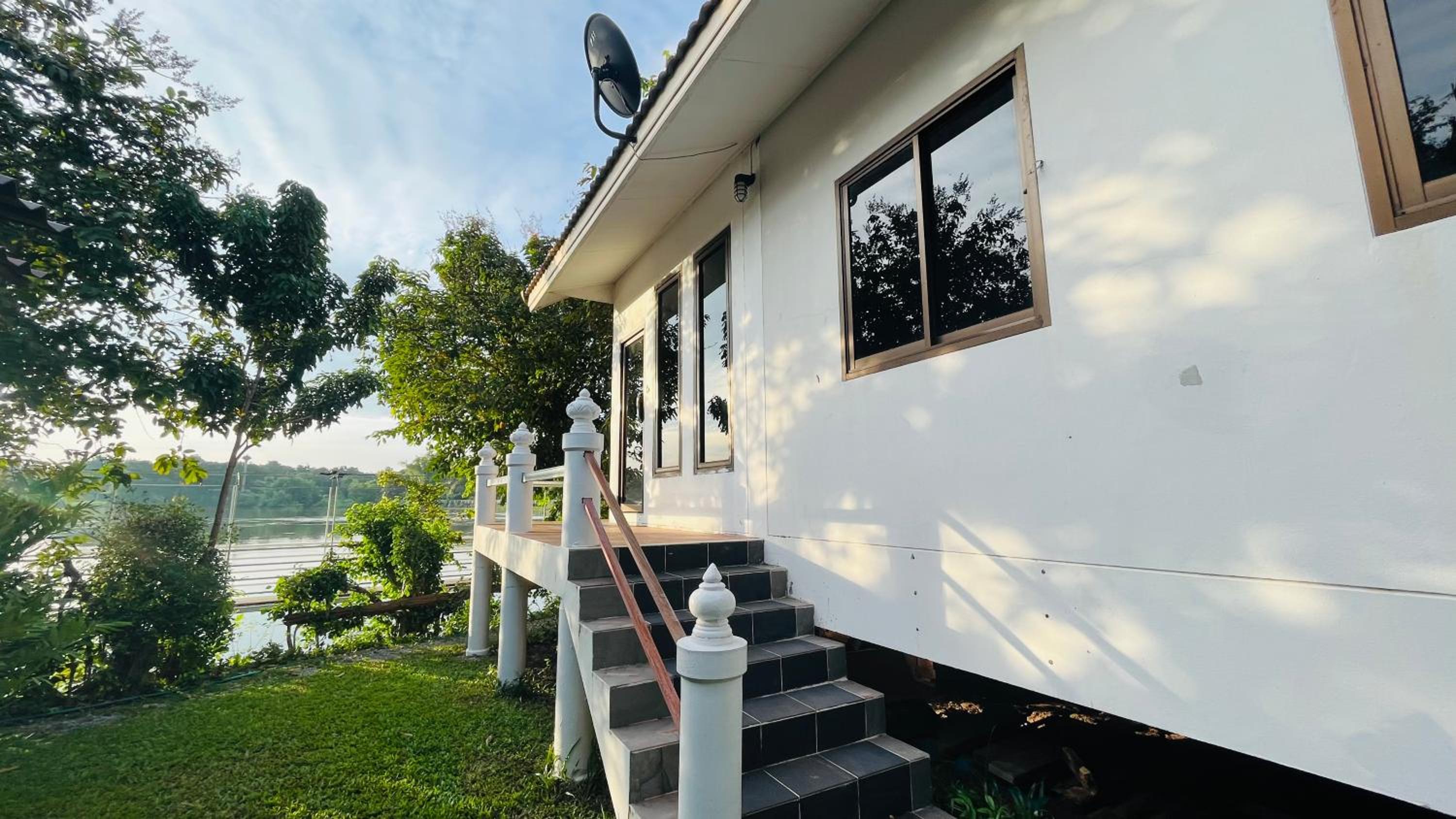 Deluxe Bungalow - Photo 10