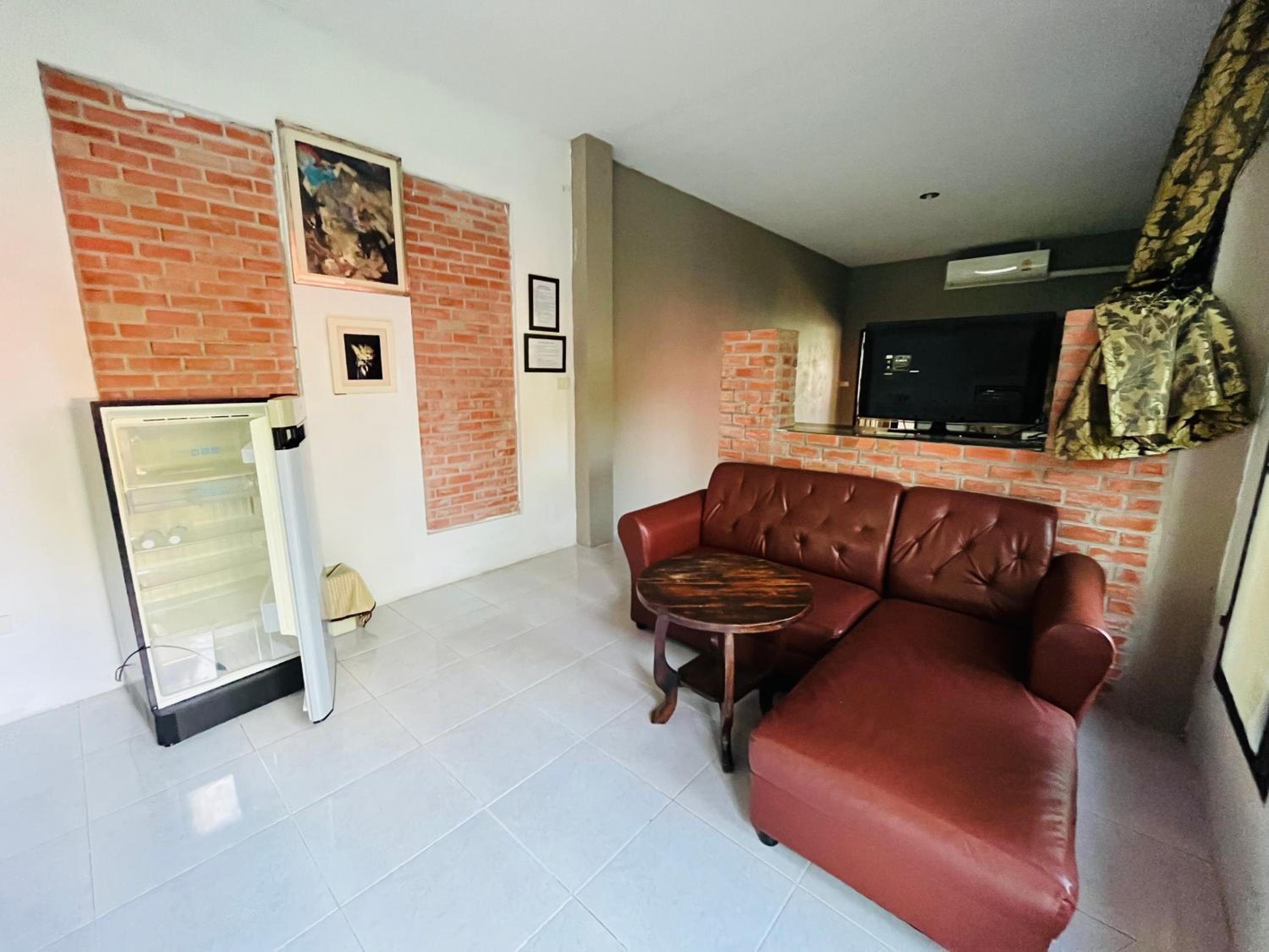 Deluxe Bungalow - Photo 12