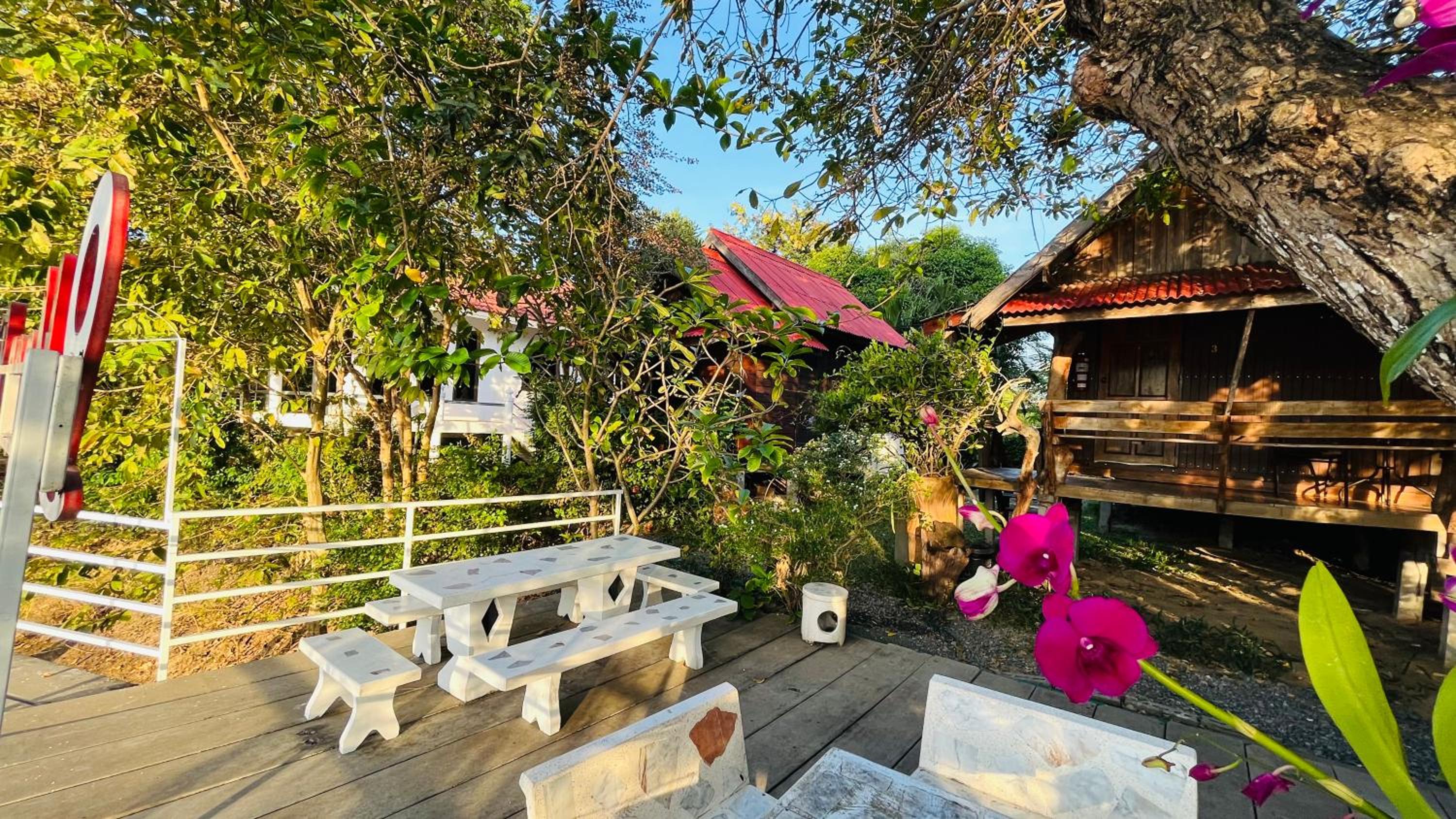 Bungalow - Water Front  - Photo 4