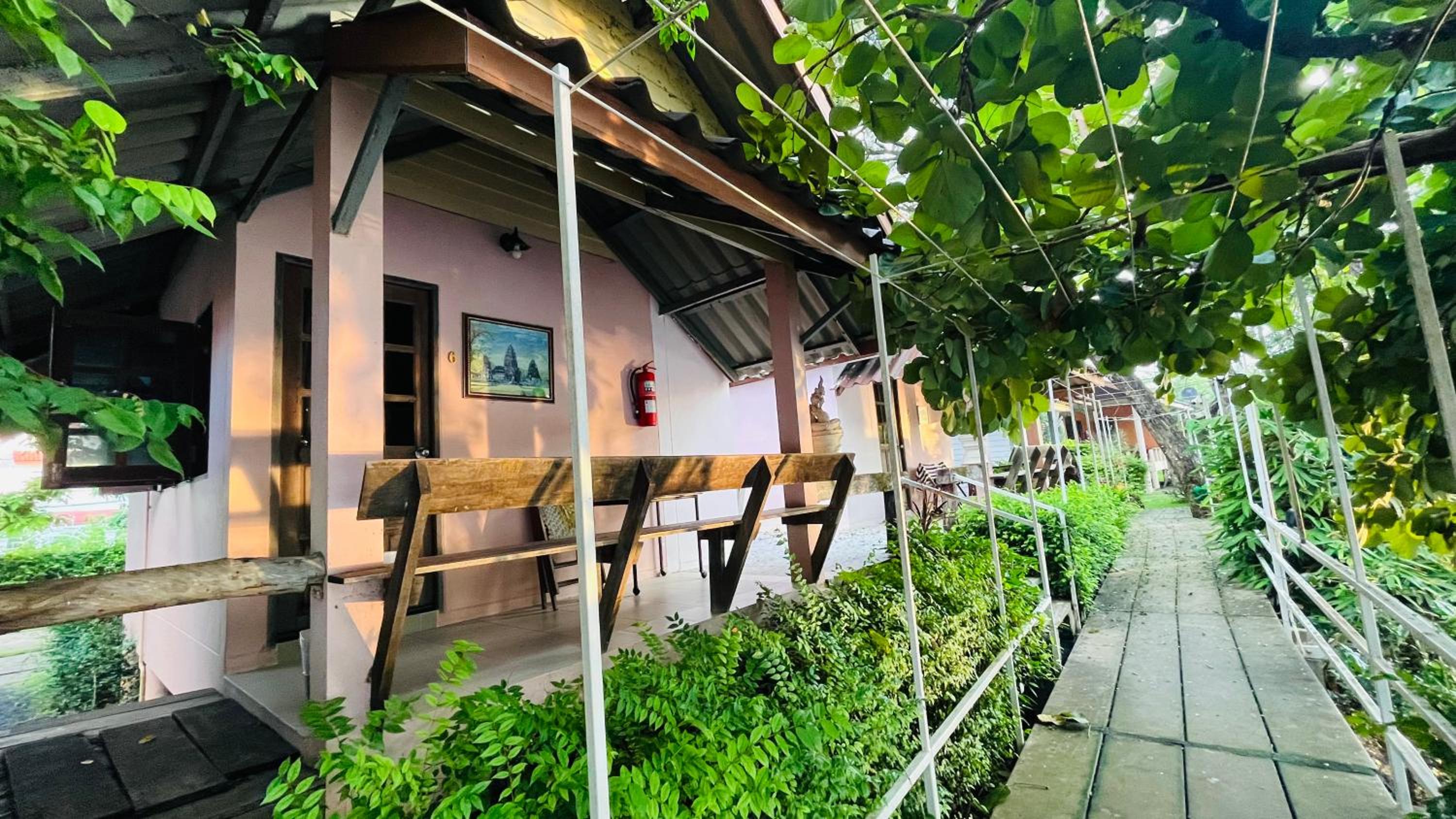 Bungalow - Water Front  - Photo 9