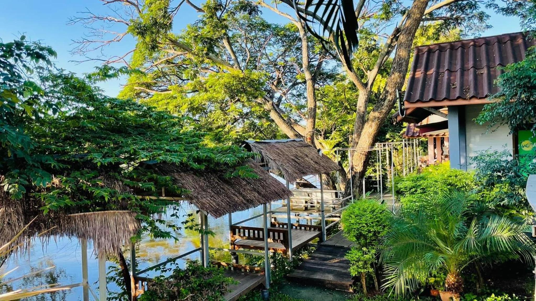 Bungalow - Water Front  - Photo 10
