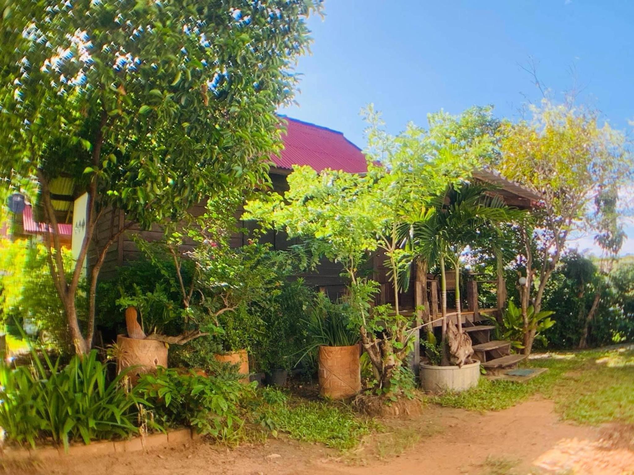 Bungalow - Water Front  - Photo 3