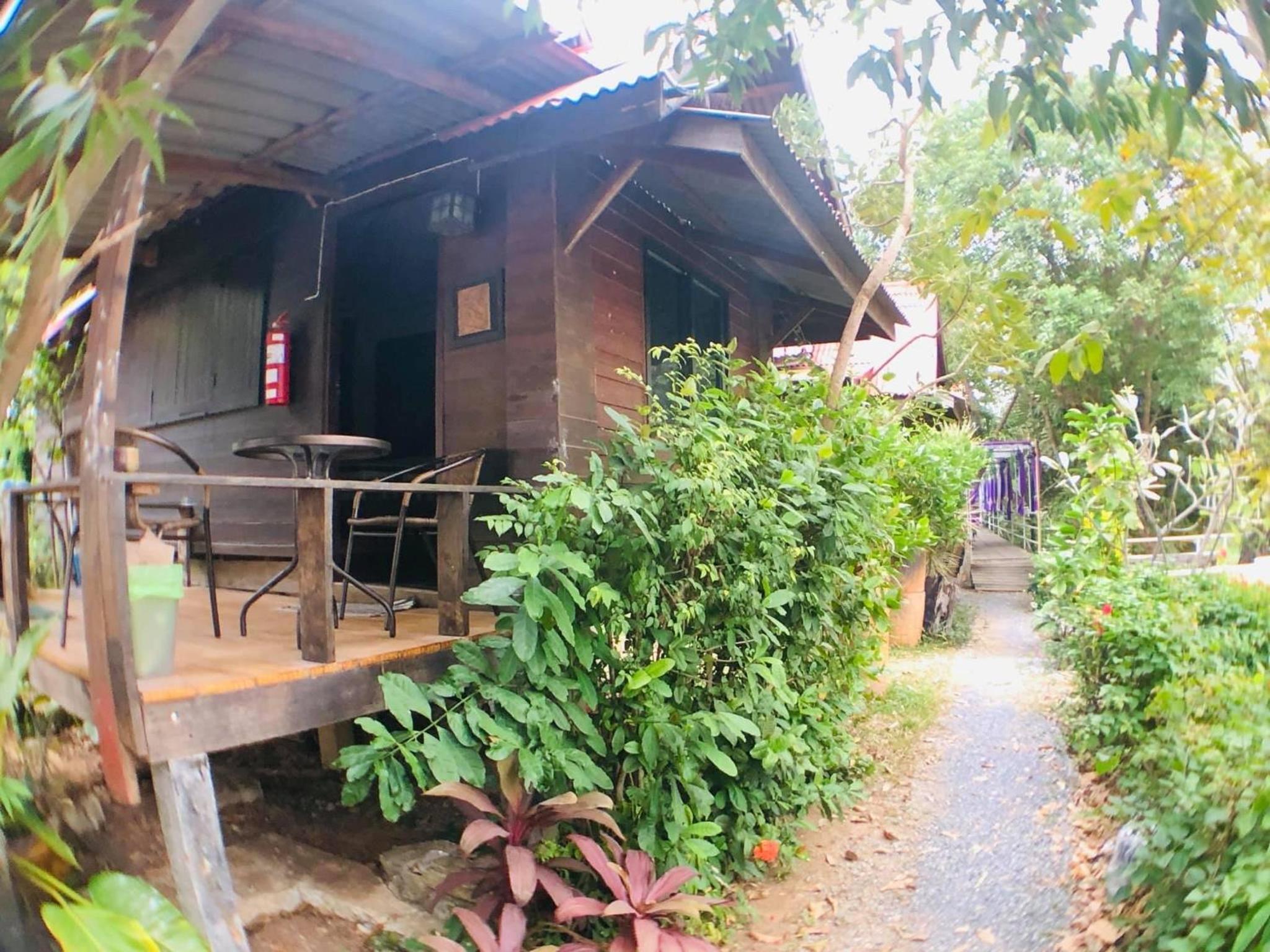 Bungalow - Water Front  - Photo 17