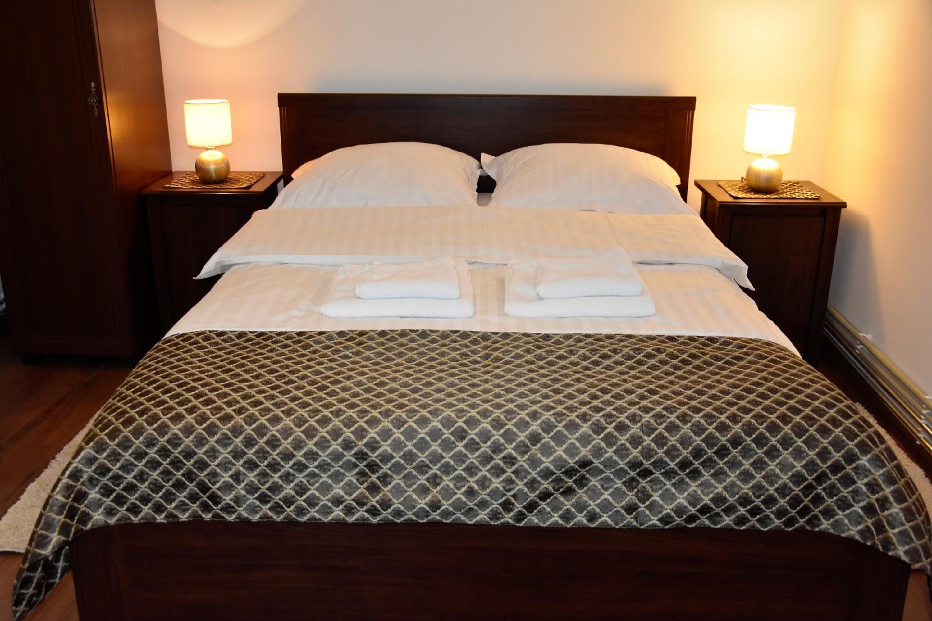 Deluxe Double or Twin Room - Photo 5