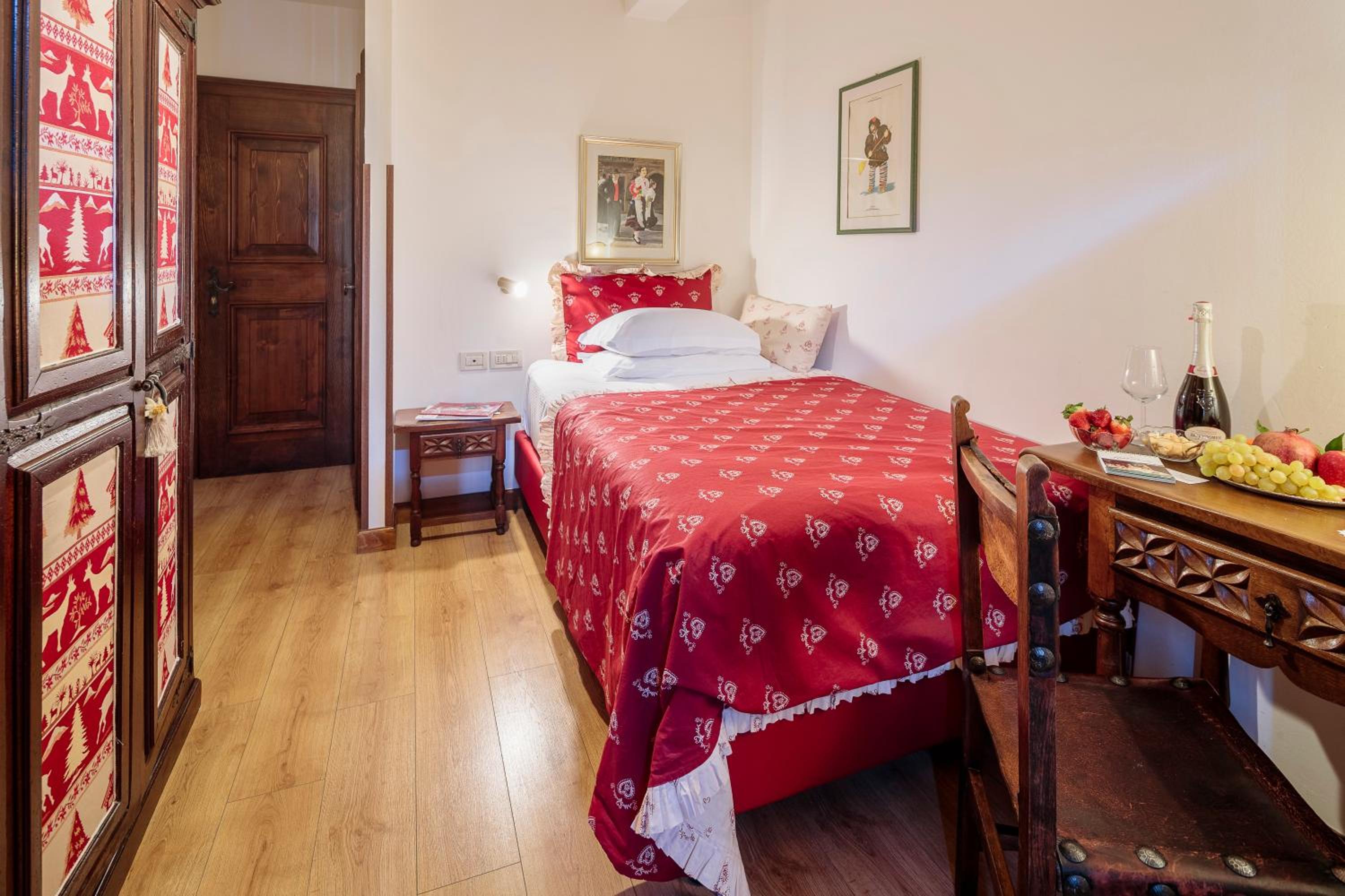 Single Room with Mountain View photo 1