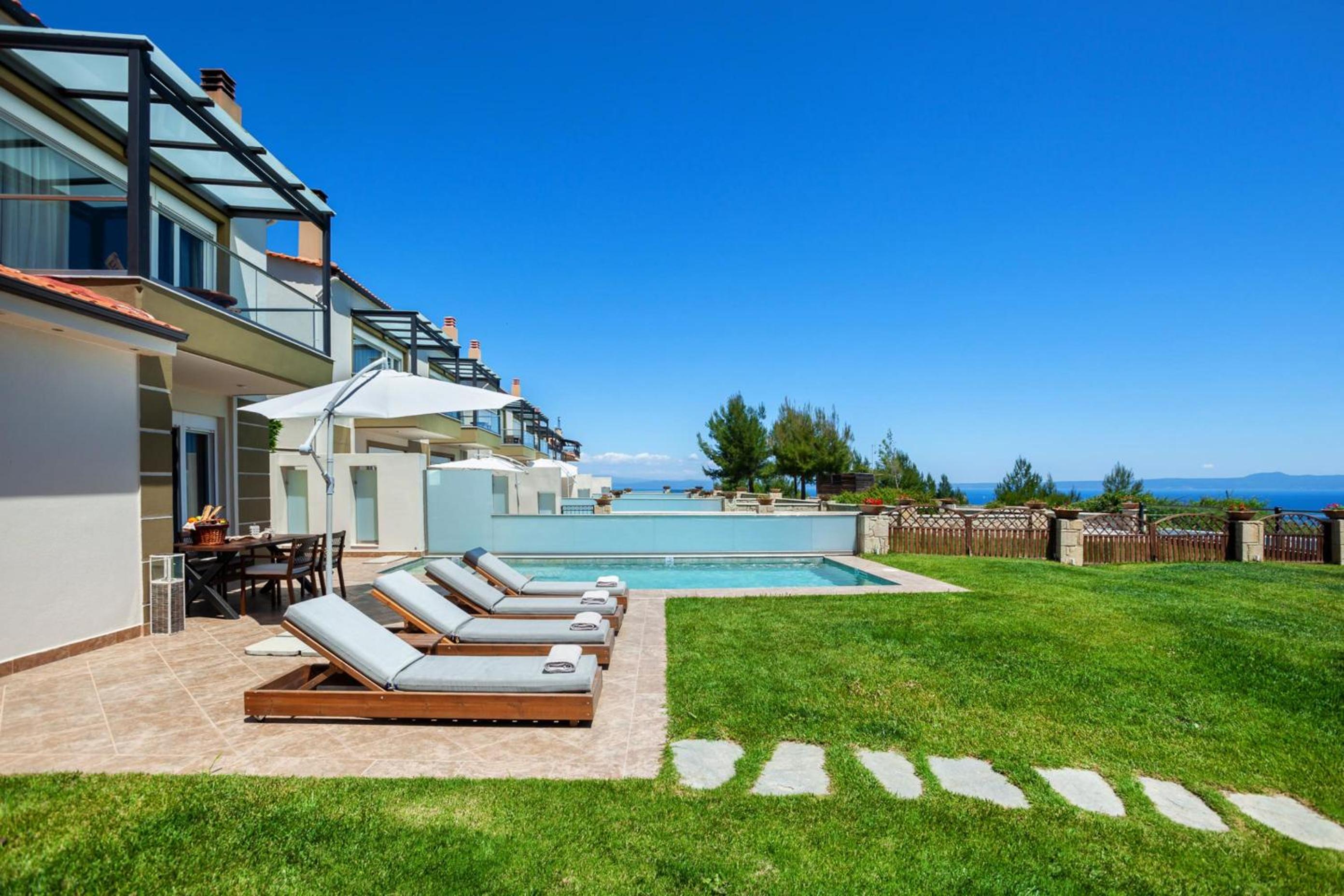 Three-Bedroom Villa photo 3