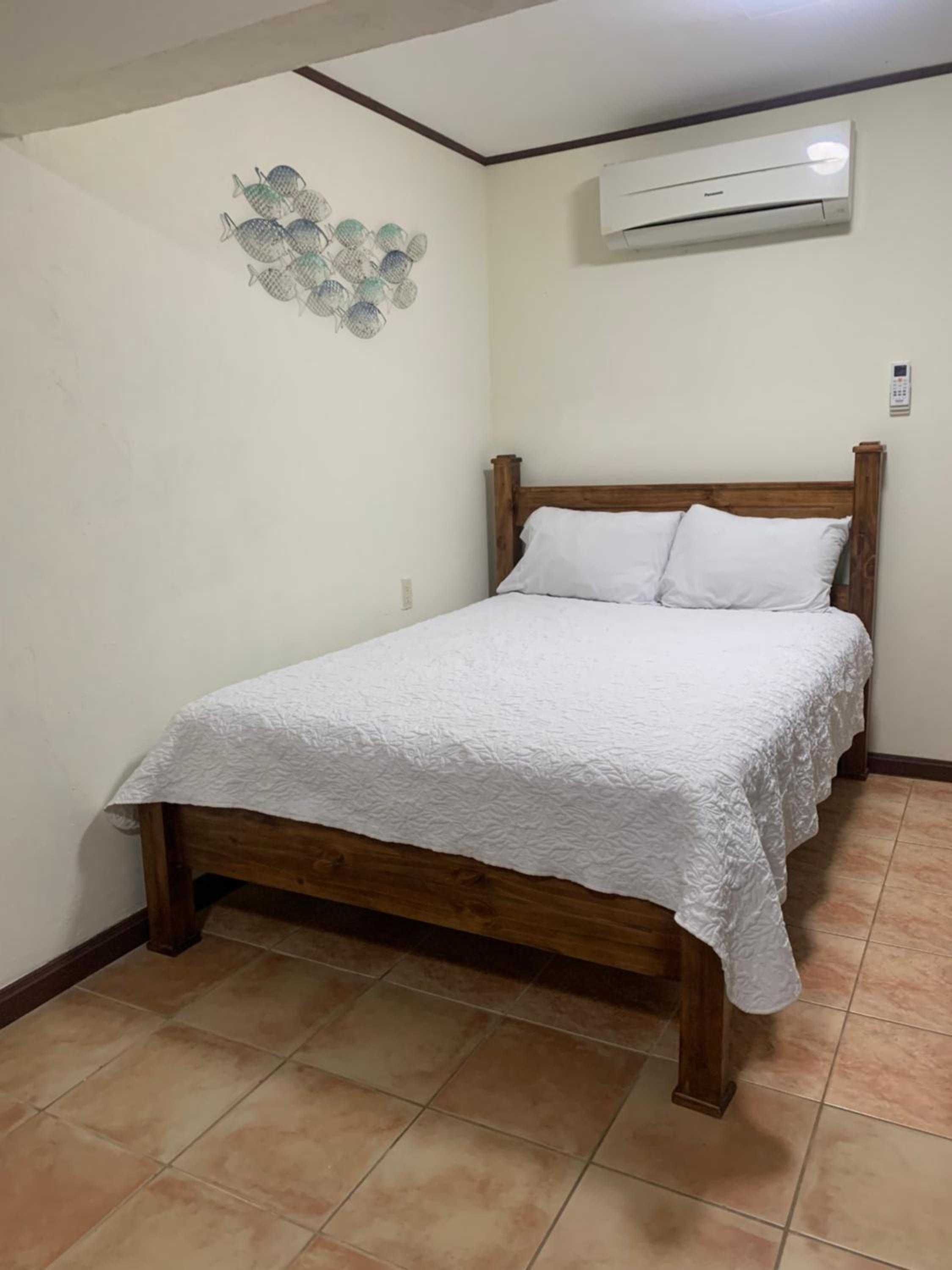 Economy Double Room photo 3