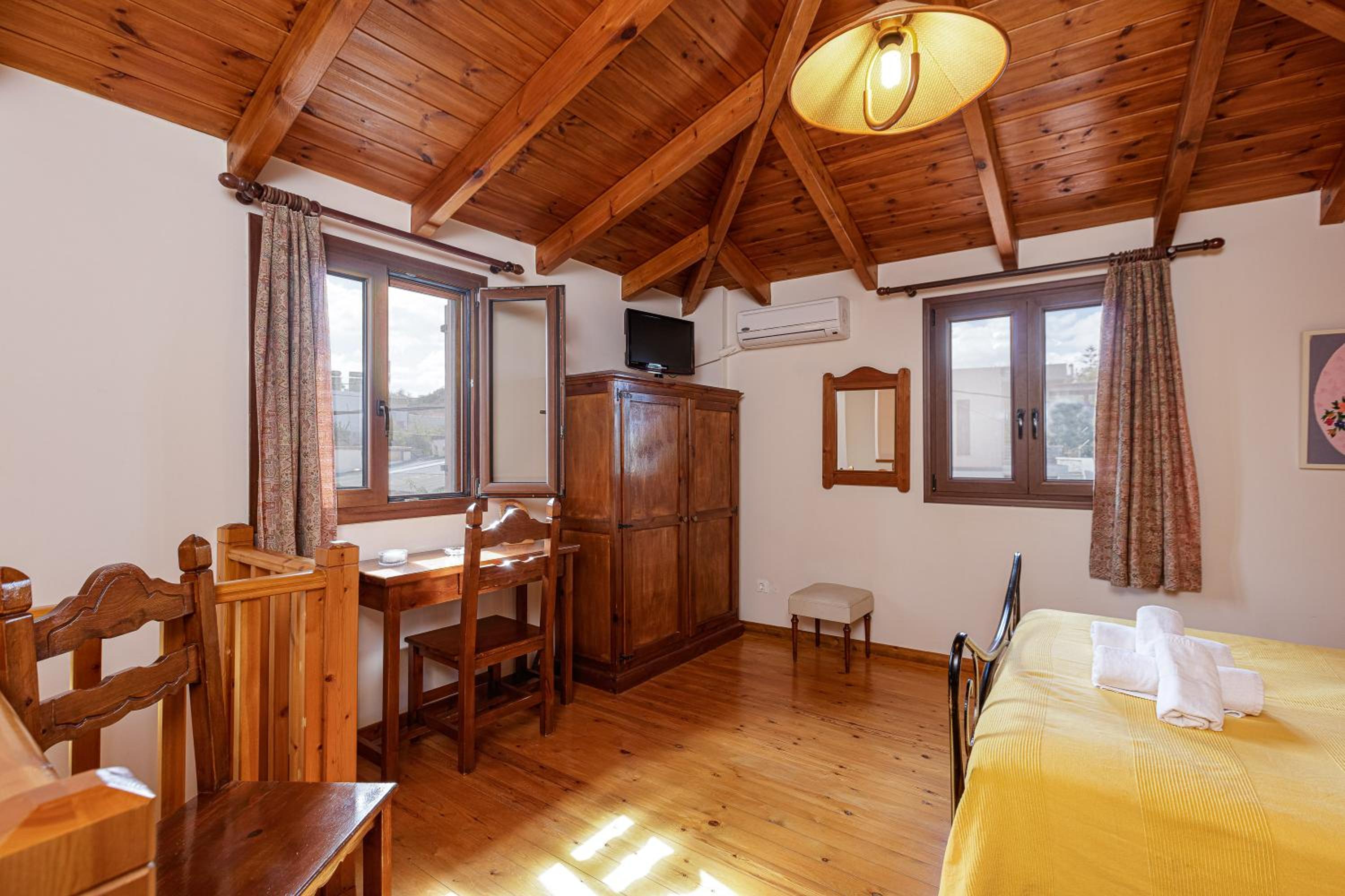 Family Room with Garden View