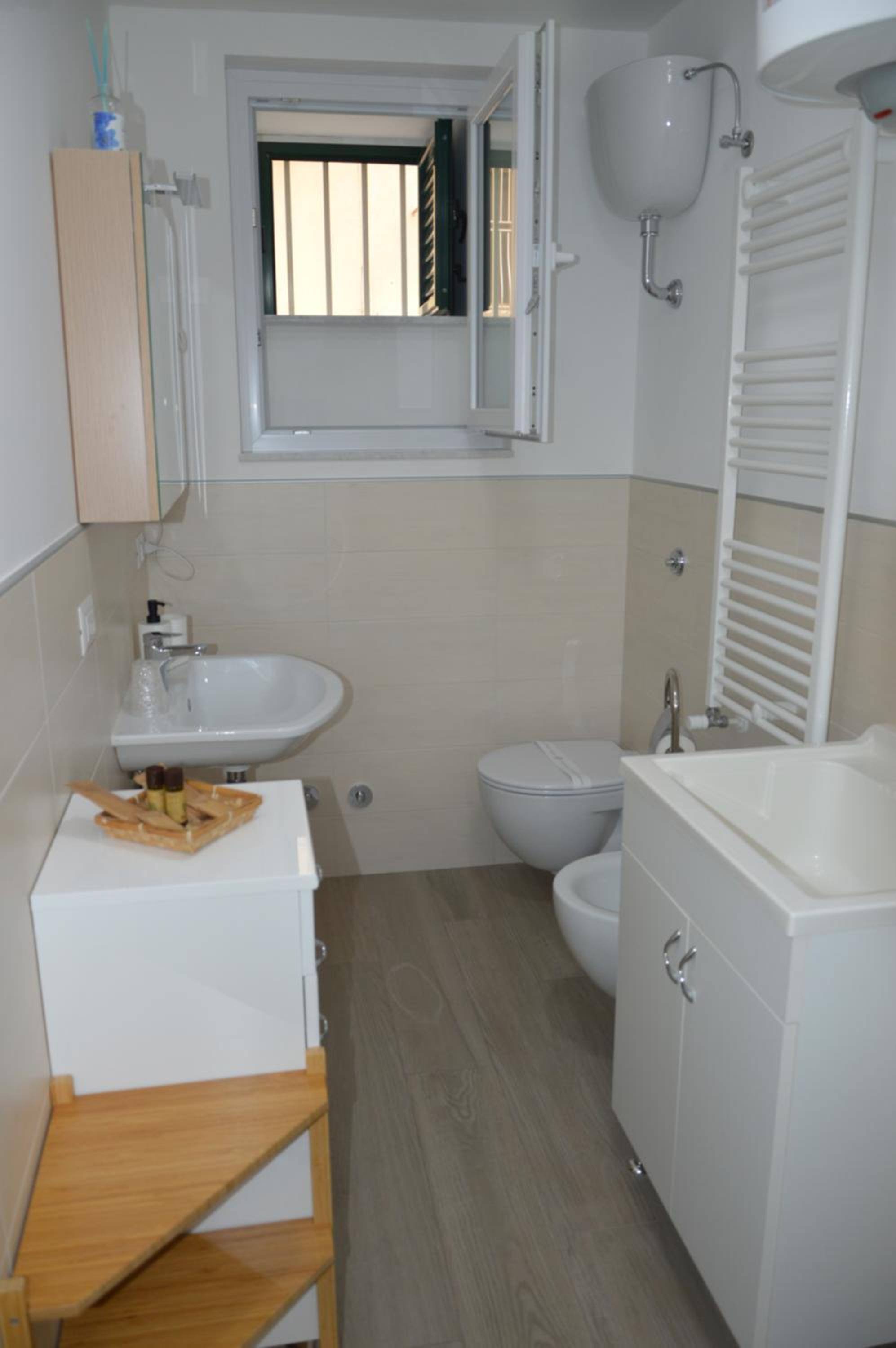 One-Bedroom House - Photo 8