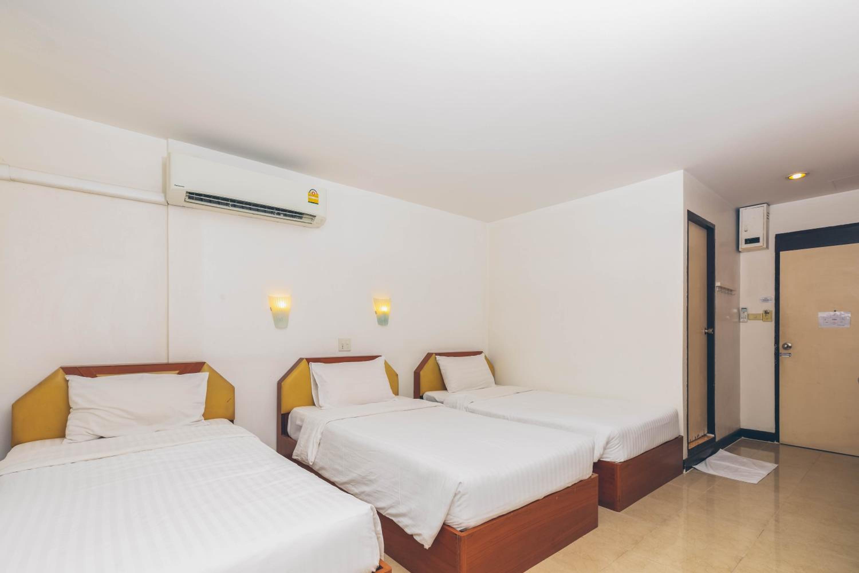 Standard Triple Room photo 2