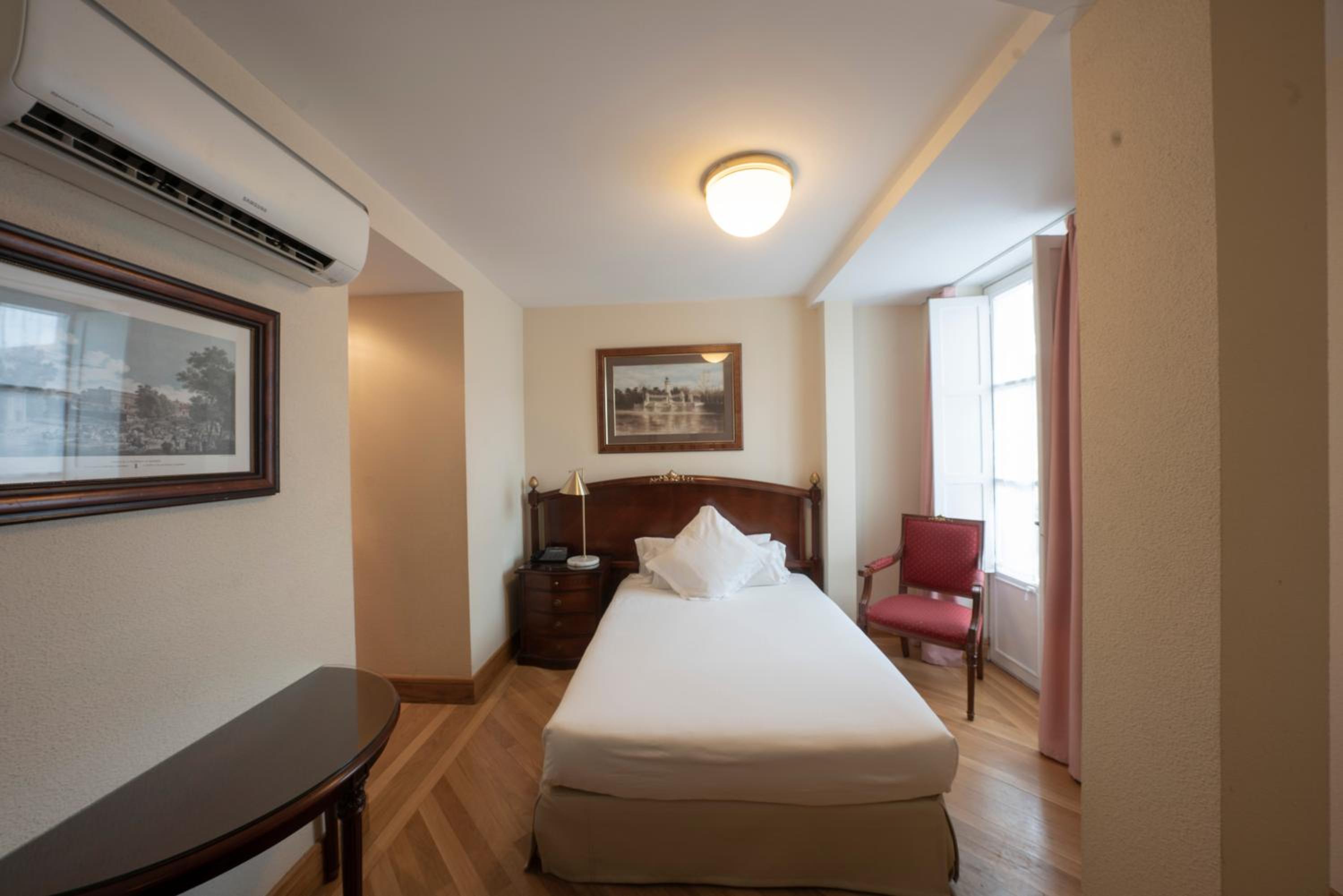 Standard Double Room photo 2