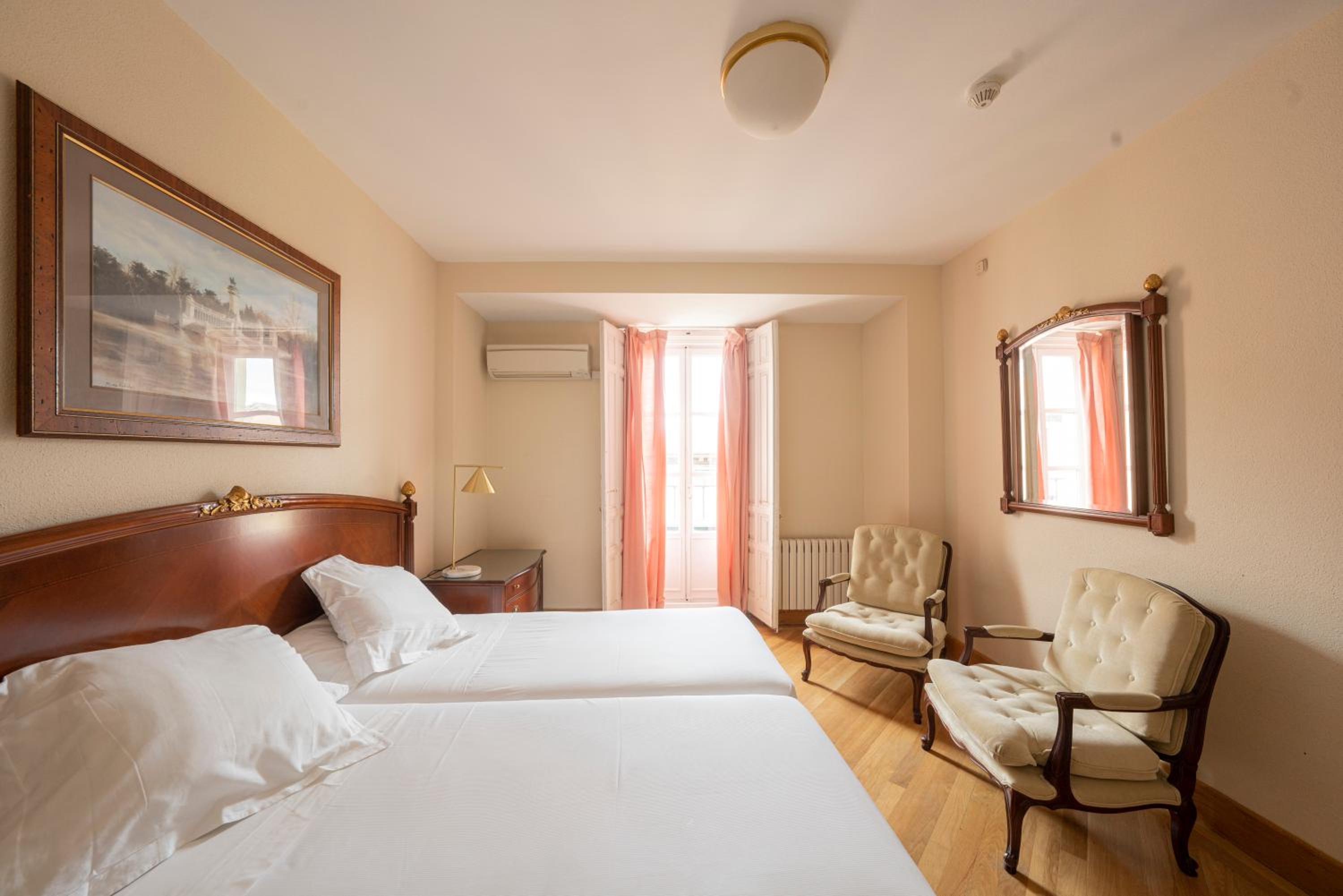 Habitación Estándar con Dos Camas Individuales