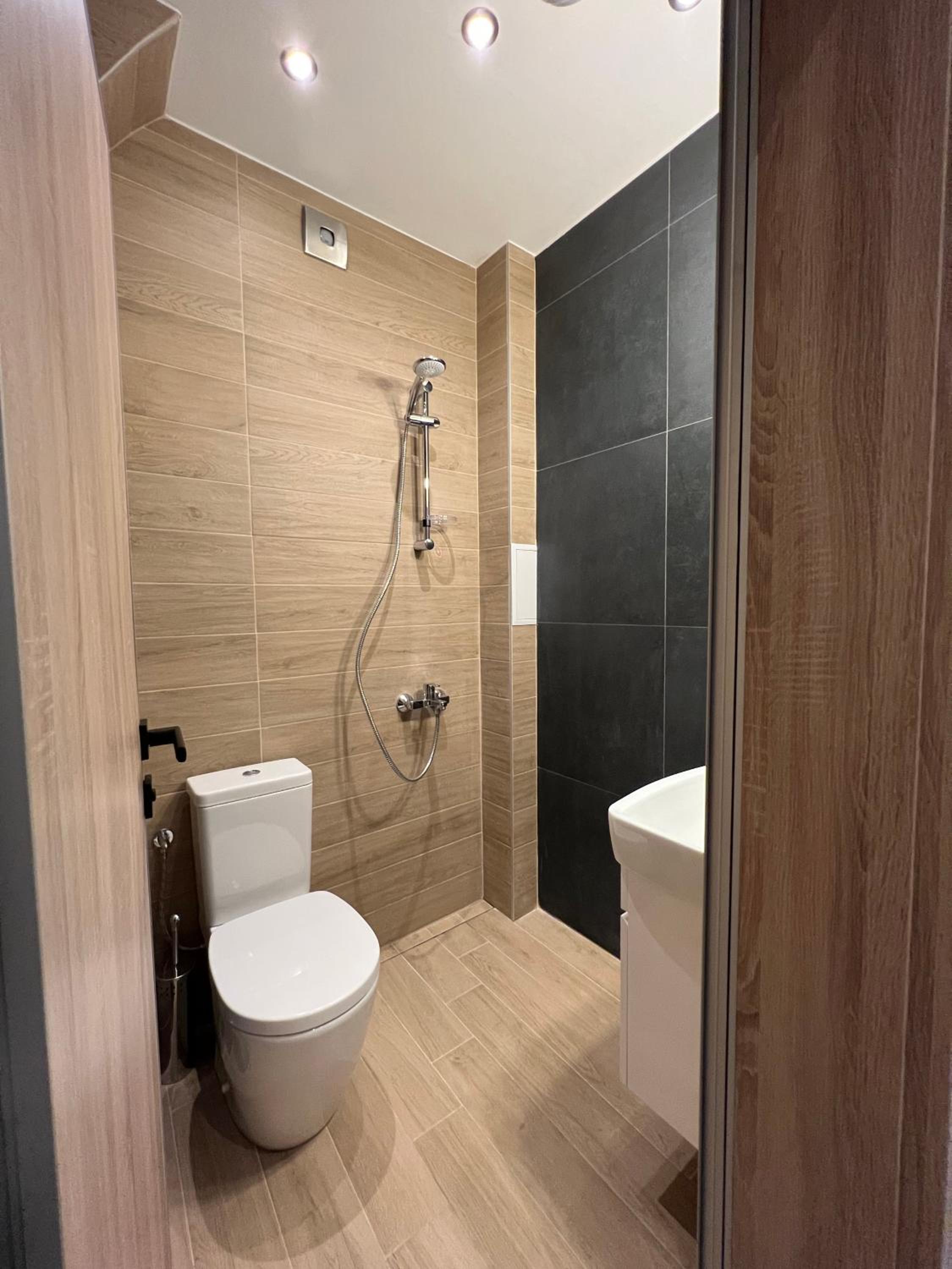 Two-Bedroom Apartment - Photo 4